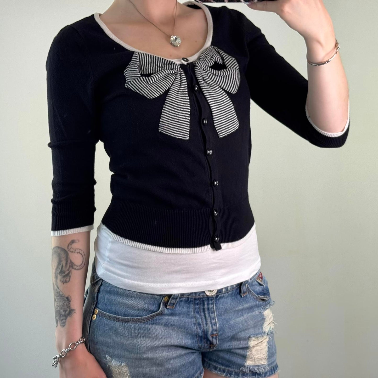 Y2K vintage button up fine knit cardigan half sleeve bow stripe black white