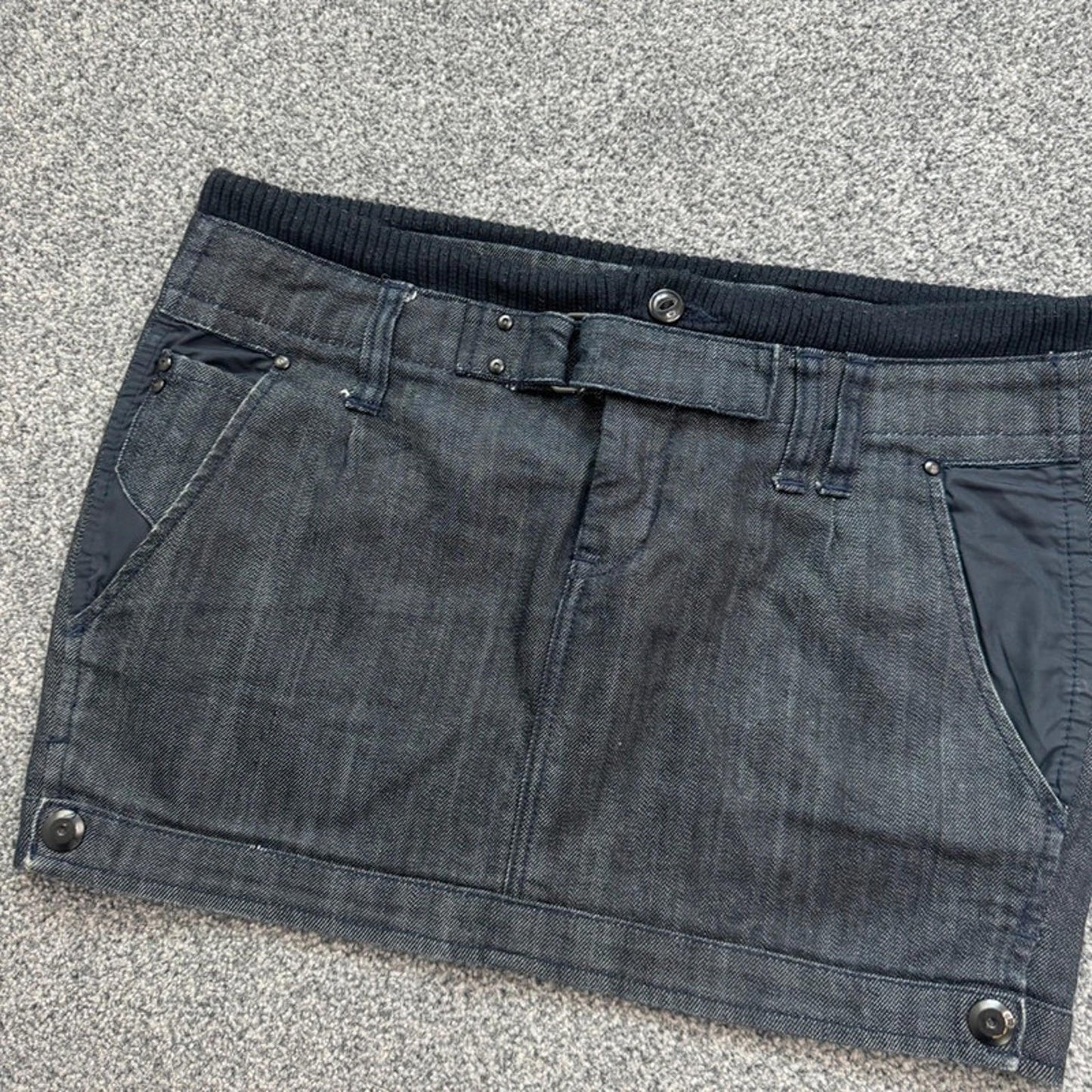 Y2K vintage low rise mini skirt dark navy denim buckle stretchy waistband