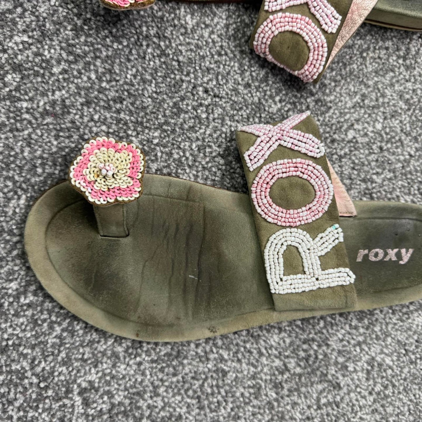 Y2K vintage Roxy beaded sequin floral summer flip flops flat sandals toe ring