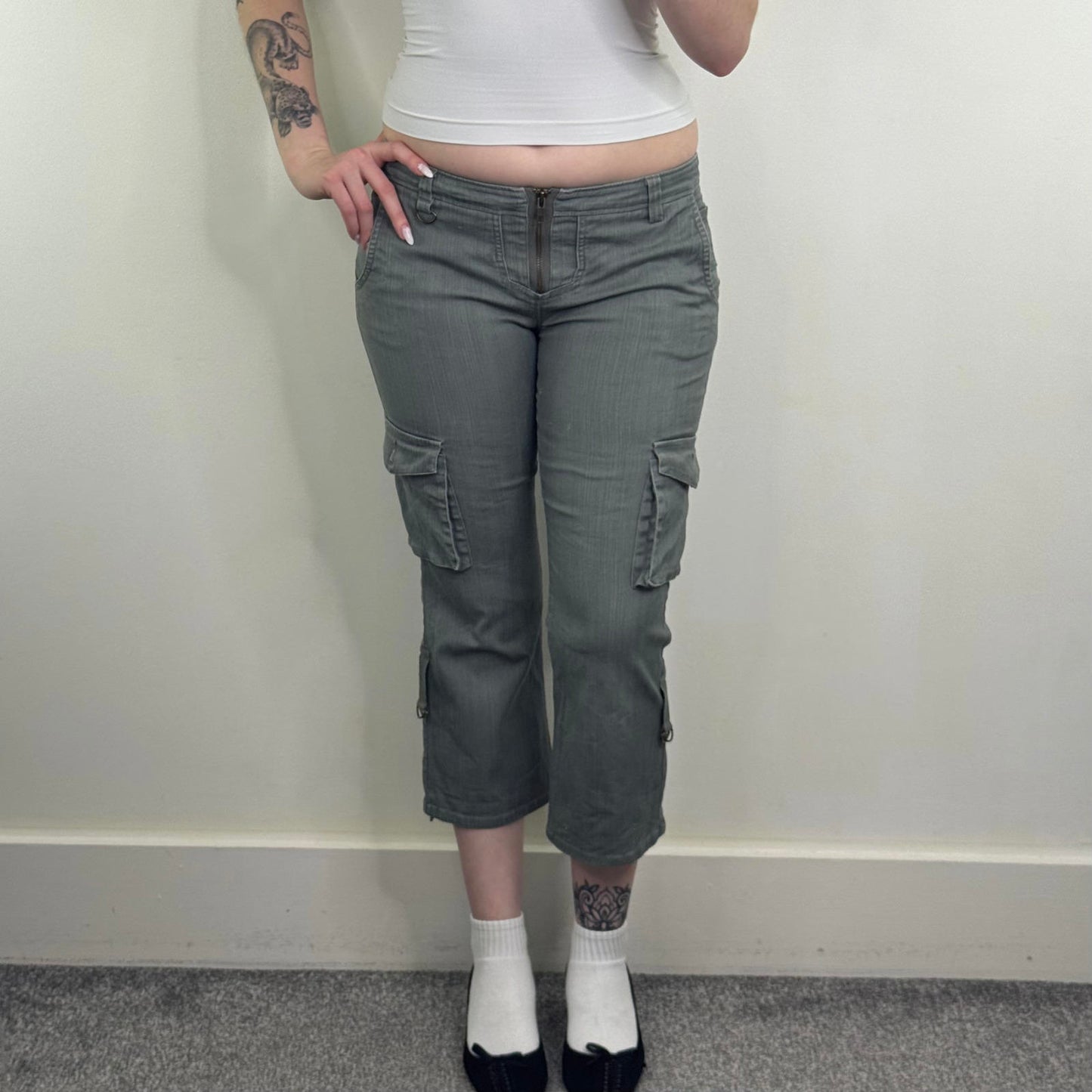 Y2K vintage stretchy capri denim jeans cropped cargo front zipper light grey