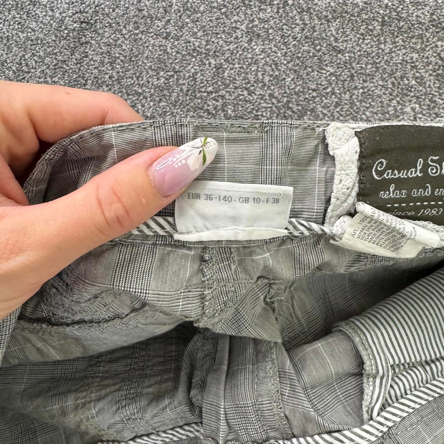 Y2K vintage low rise cropped cargo trousers capri crop plaid tartan toggle