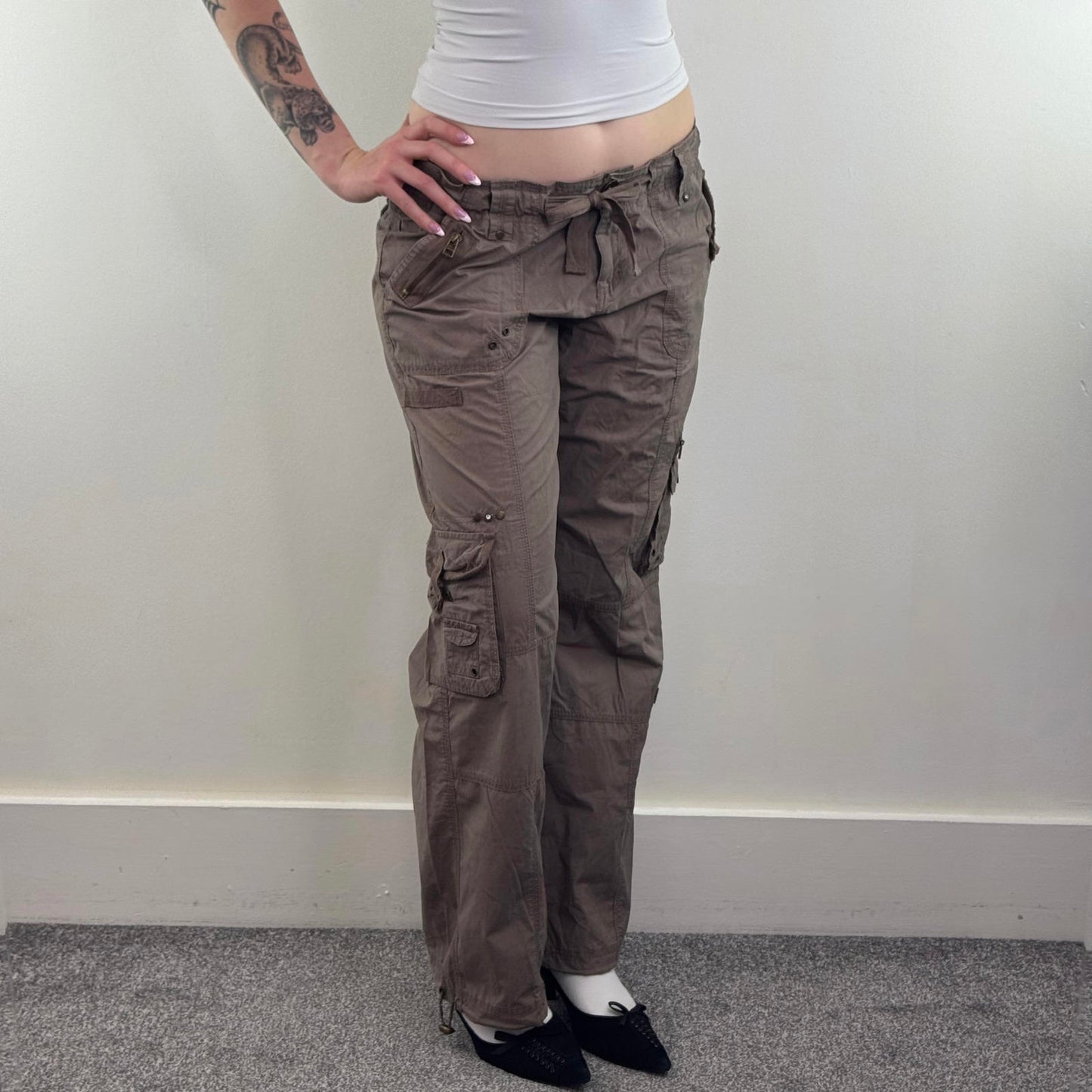 Y2K vintage mid rise baggy cargo trousers bow pockets utility studded grommets