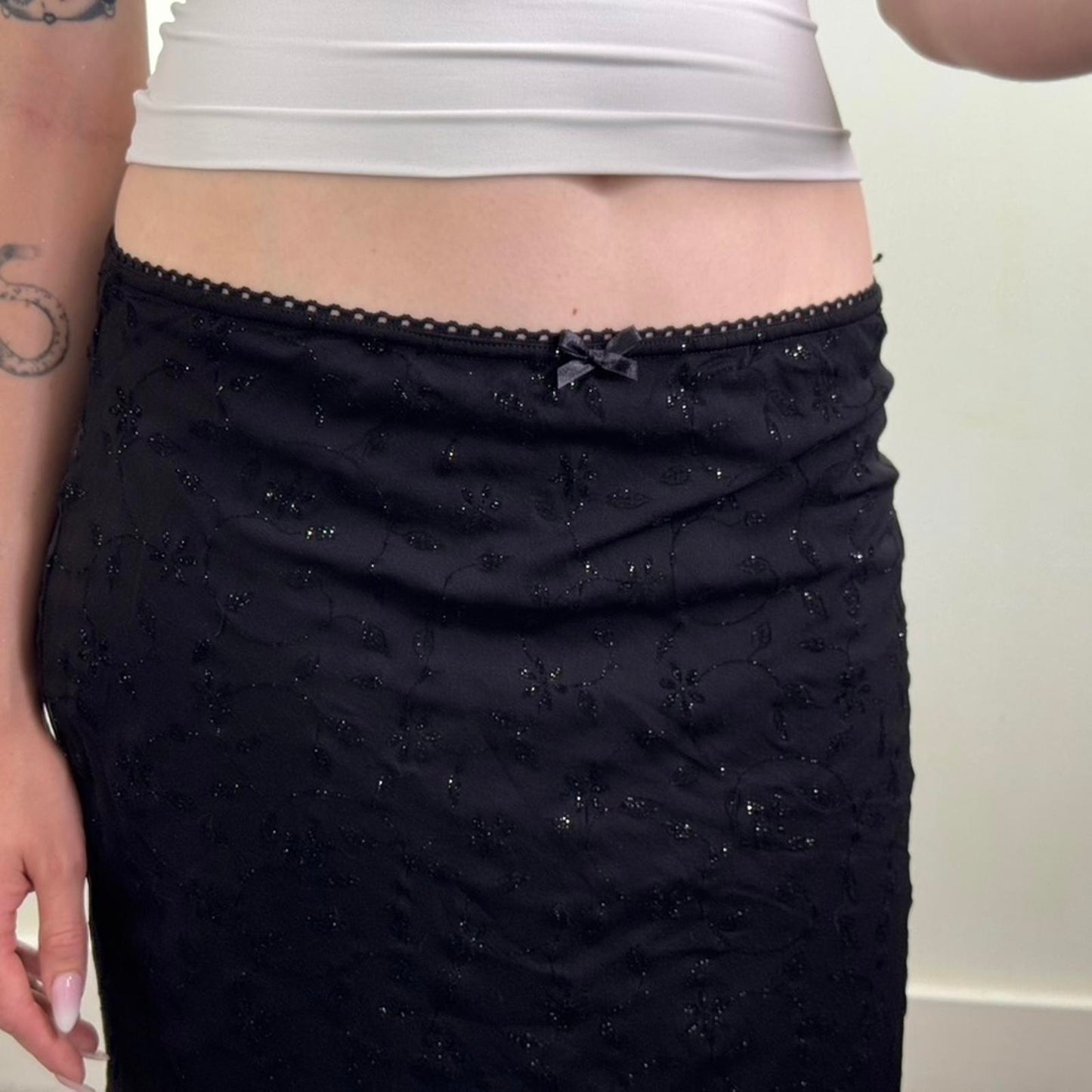 Y2K vintage Bay sparkly glitter midi skirt stretchy low rise bow floral