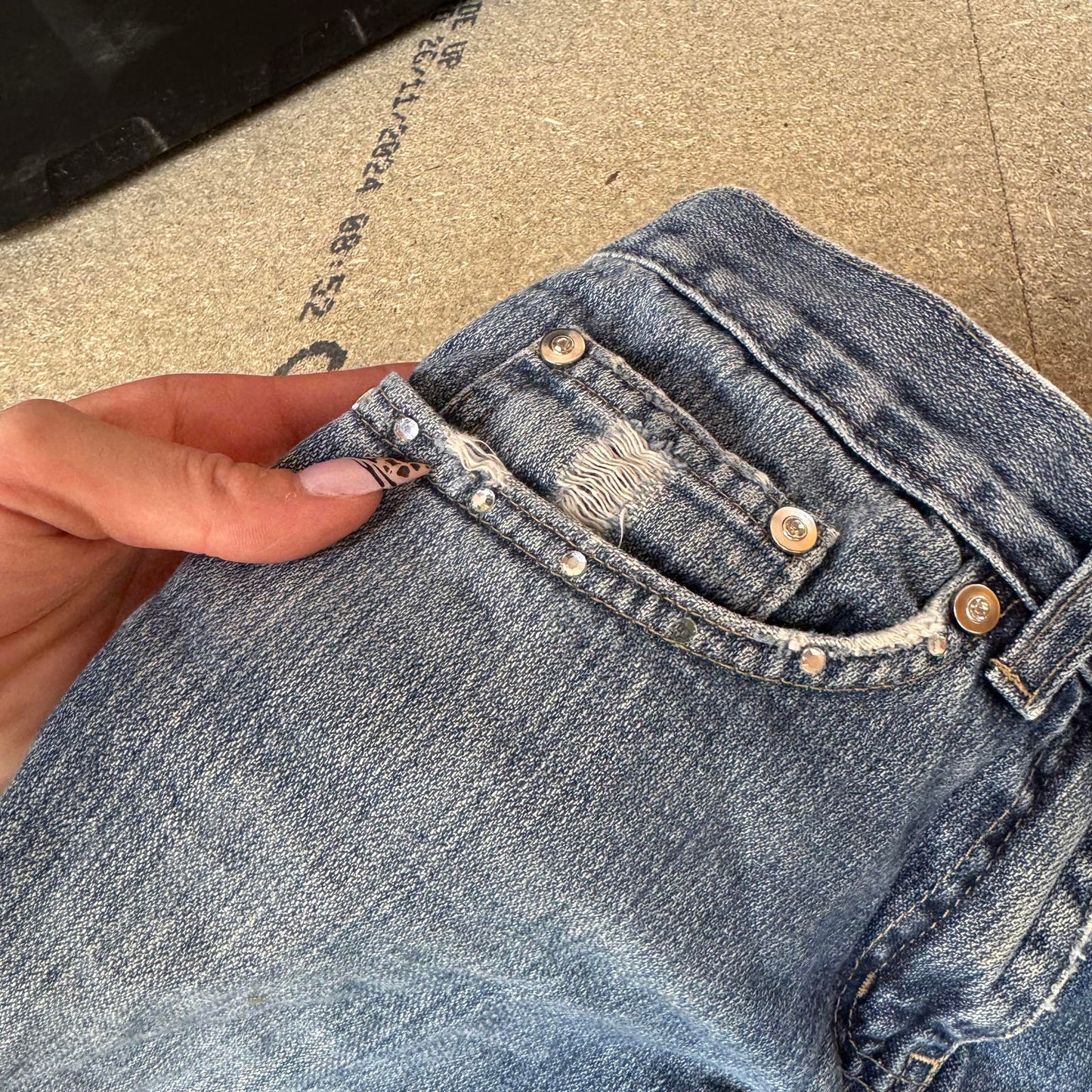 Y2K vintage rhinestone capri cropped jeans turned up hem light wash distressed