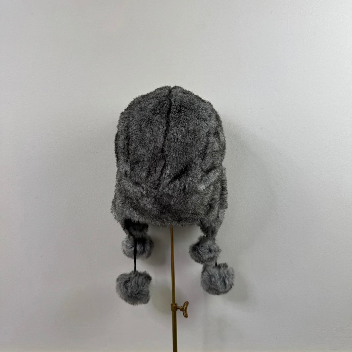 Y2K vintage faux fur trapper hat pom pom grey two tone mcbling