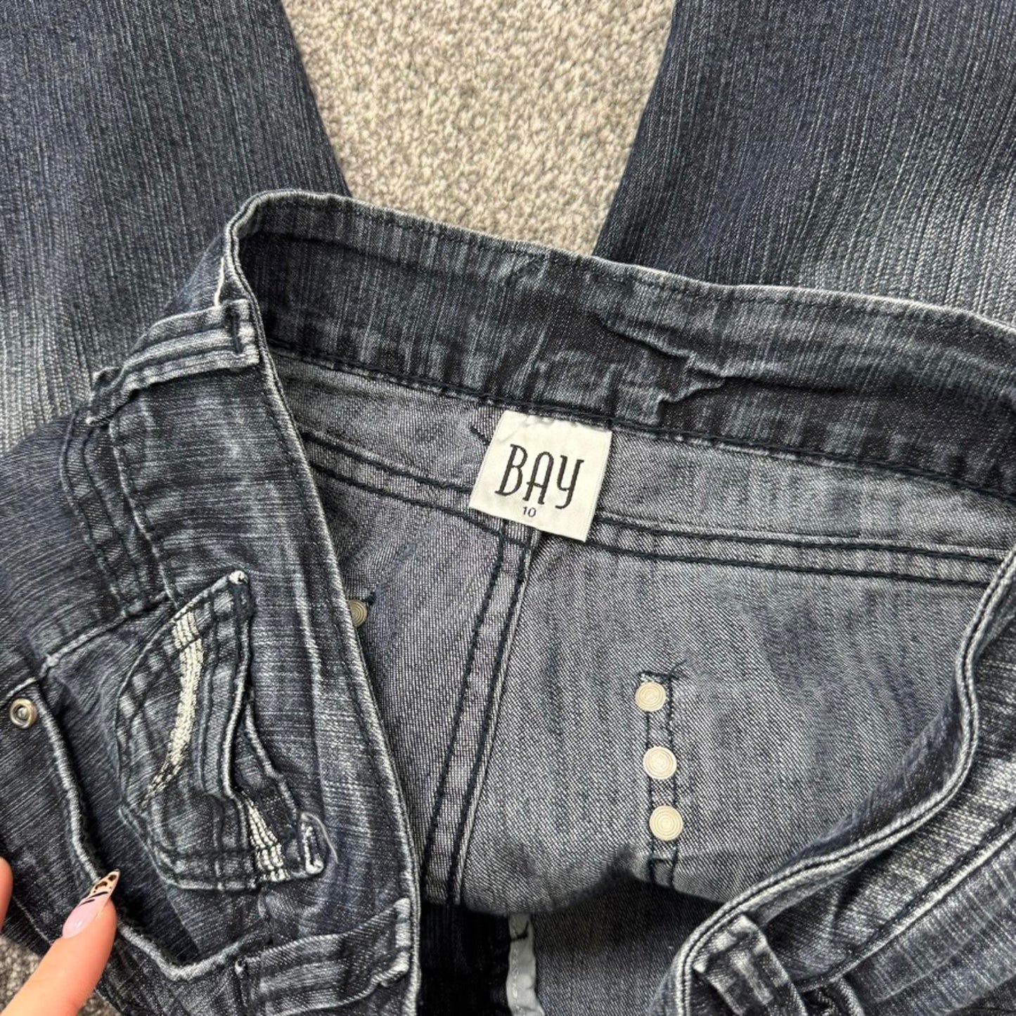 Y2K vintage Bay low rise stretchy cropped capri jeans faded black pockets