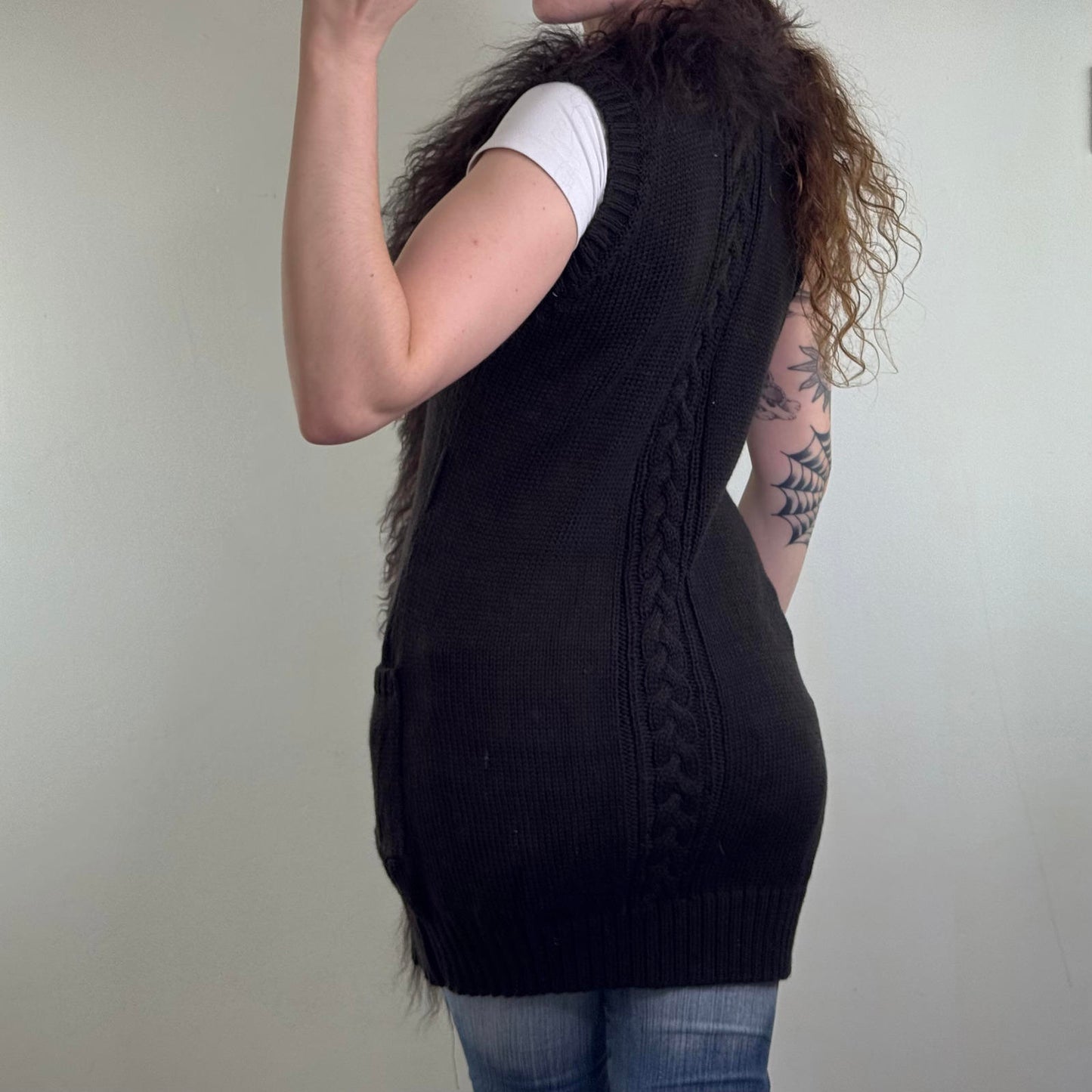 Y2K vintage afghan wool fur trim sleeveless cardigan cable knit fitted long