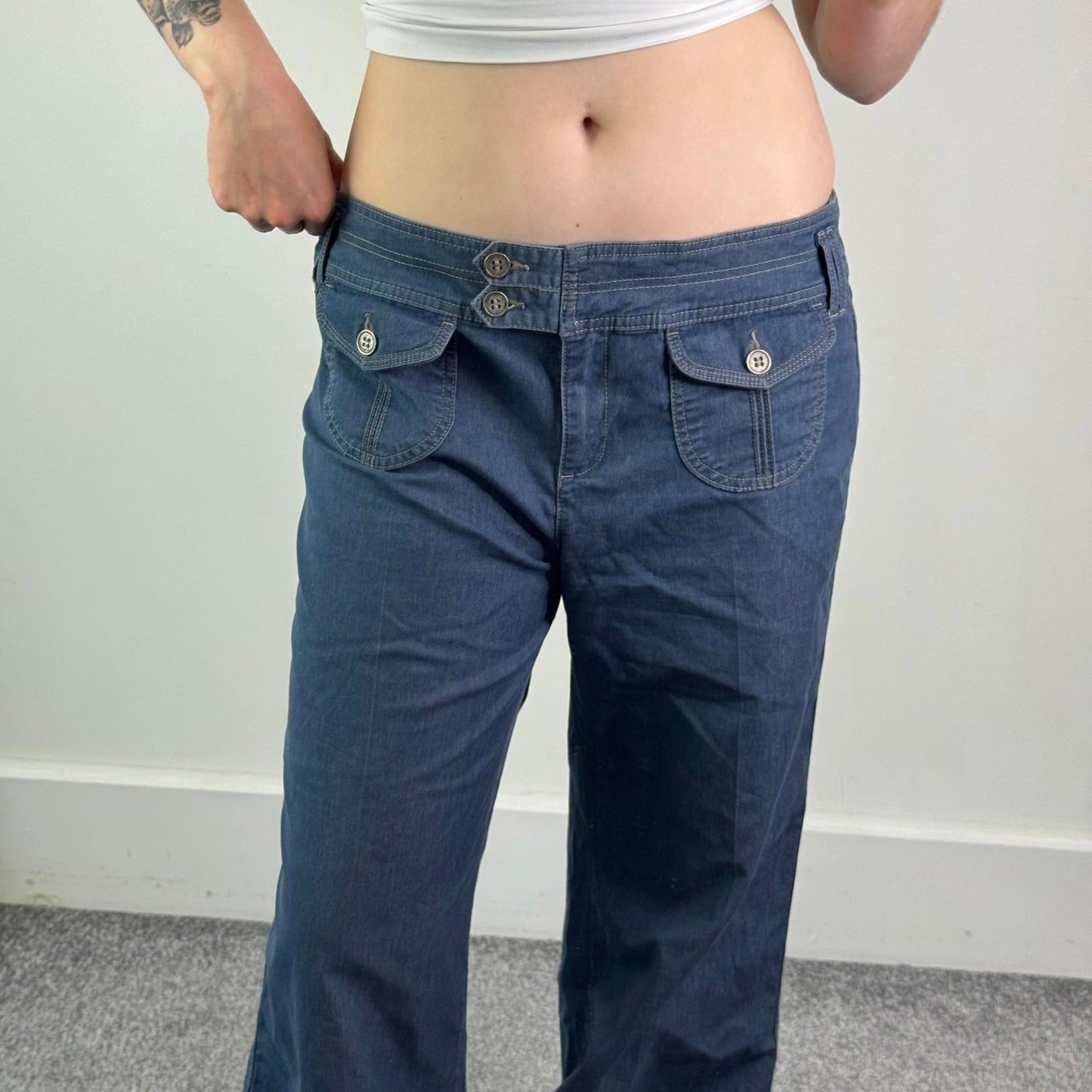 Y2K vintage flared wide leg baggy denim trousers lightweight denim cargo pockets