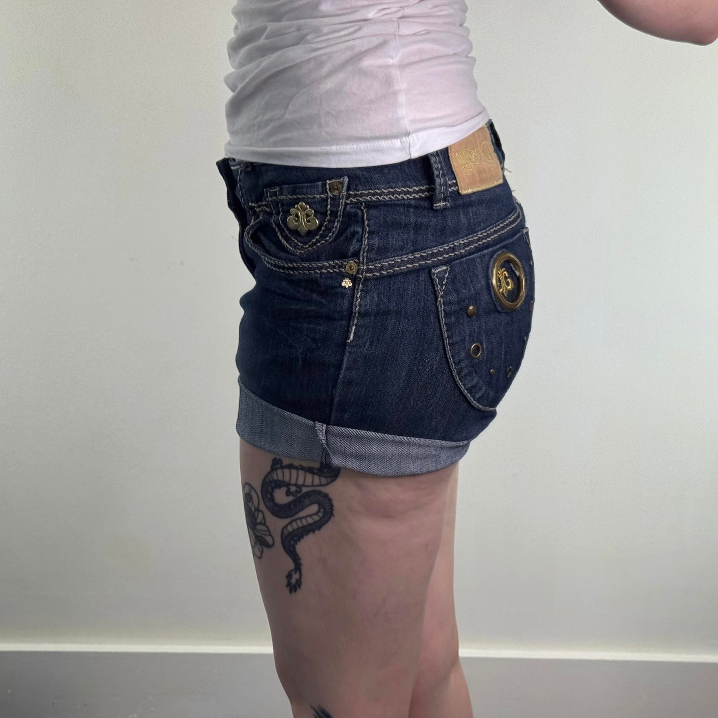 Y2K vintage denim mini short dark blue filigree contrast stitch grommet studded