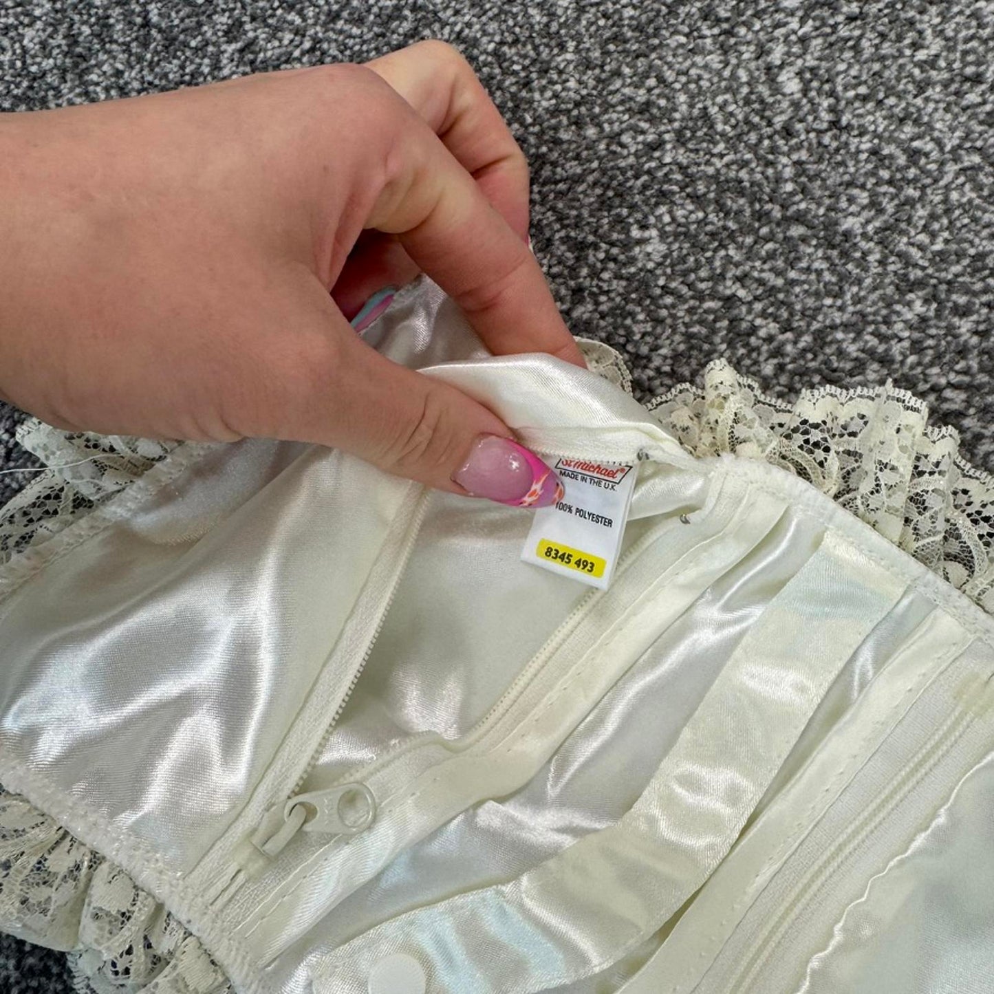 Y2K vintage makeup bag cream frilly rose travel jewelry storage bag