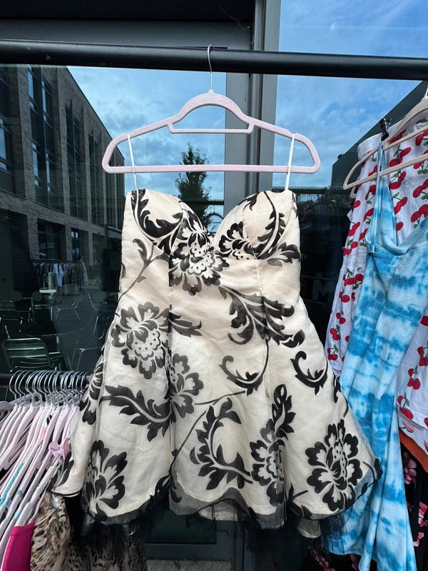 Vintage Y2K 2000s strapless mini dress ruffle floral pattern