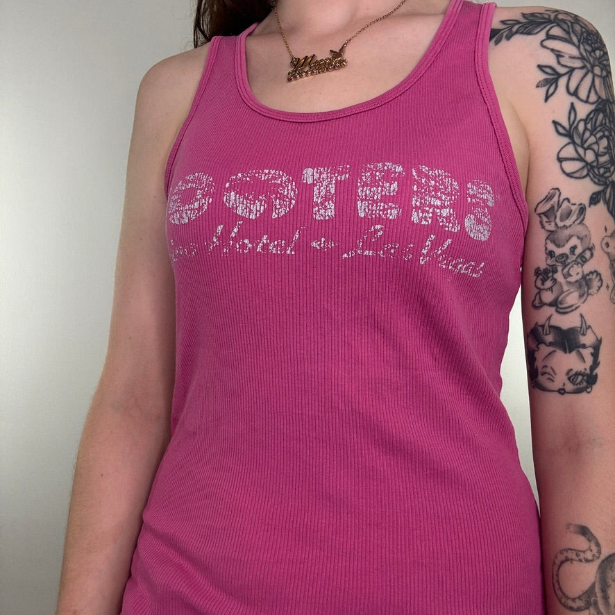 Y2K vintage Hooters tank top