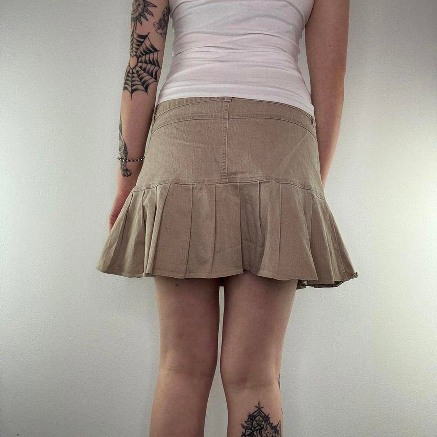 Y2K vintage Bay low rise pleated denim mini skirt beige size 14