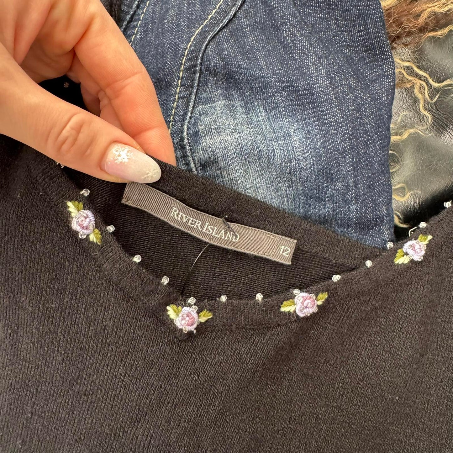 Y2K vintage fine knit cami top stretchy floral embroidered rose beaded v neck