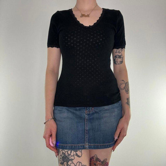 Y2K vintage bow lace trim base layer thermal style top fitted v neck stretchy