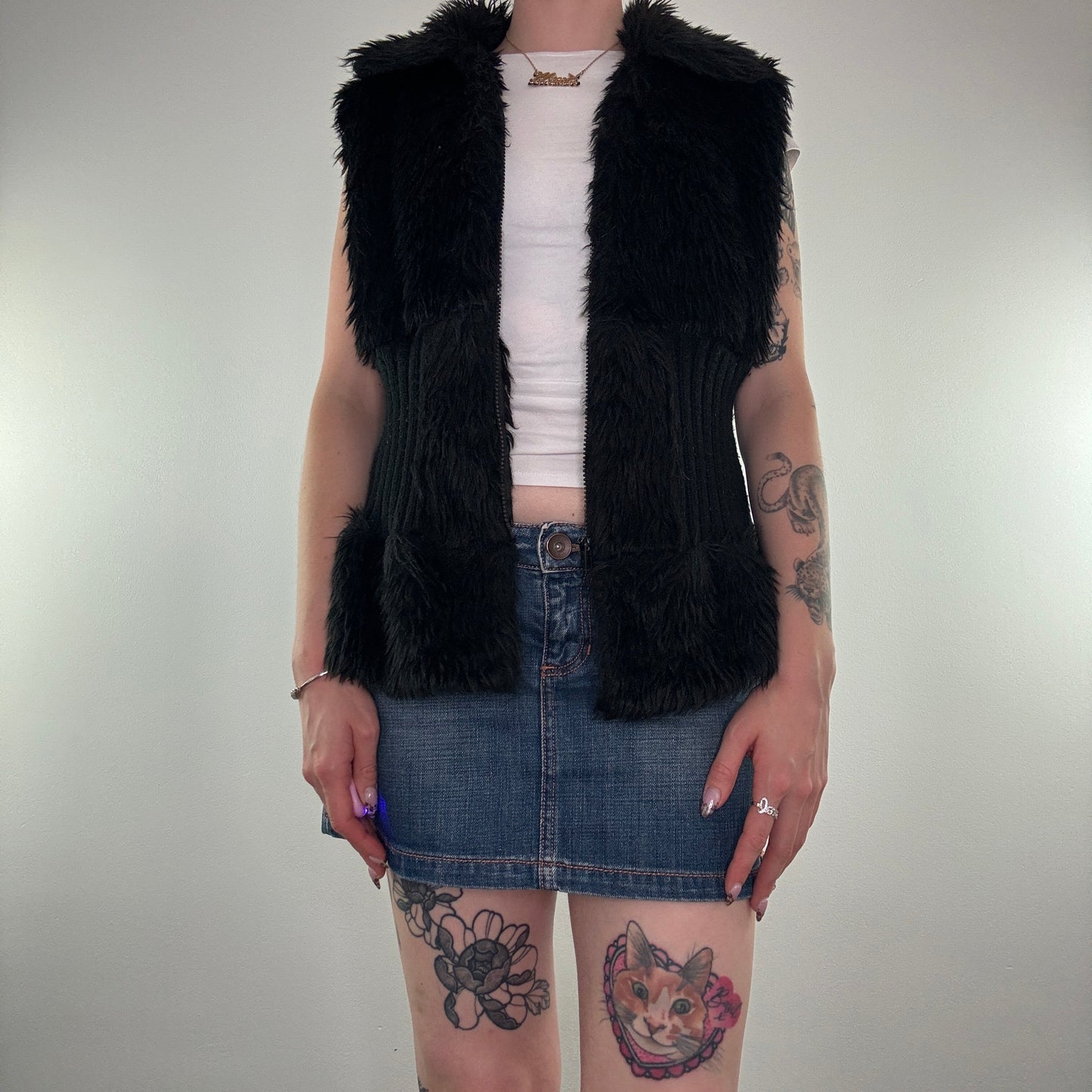 Y2K vintage faux fur jacket zip up sleeveless gilet