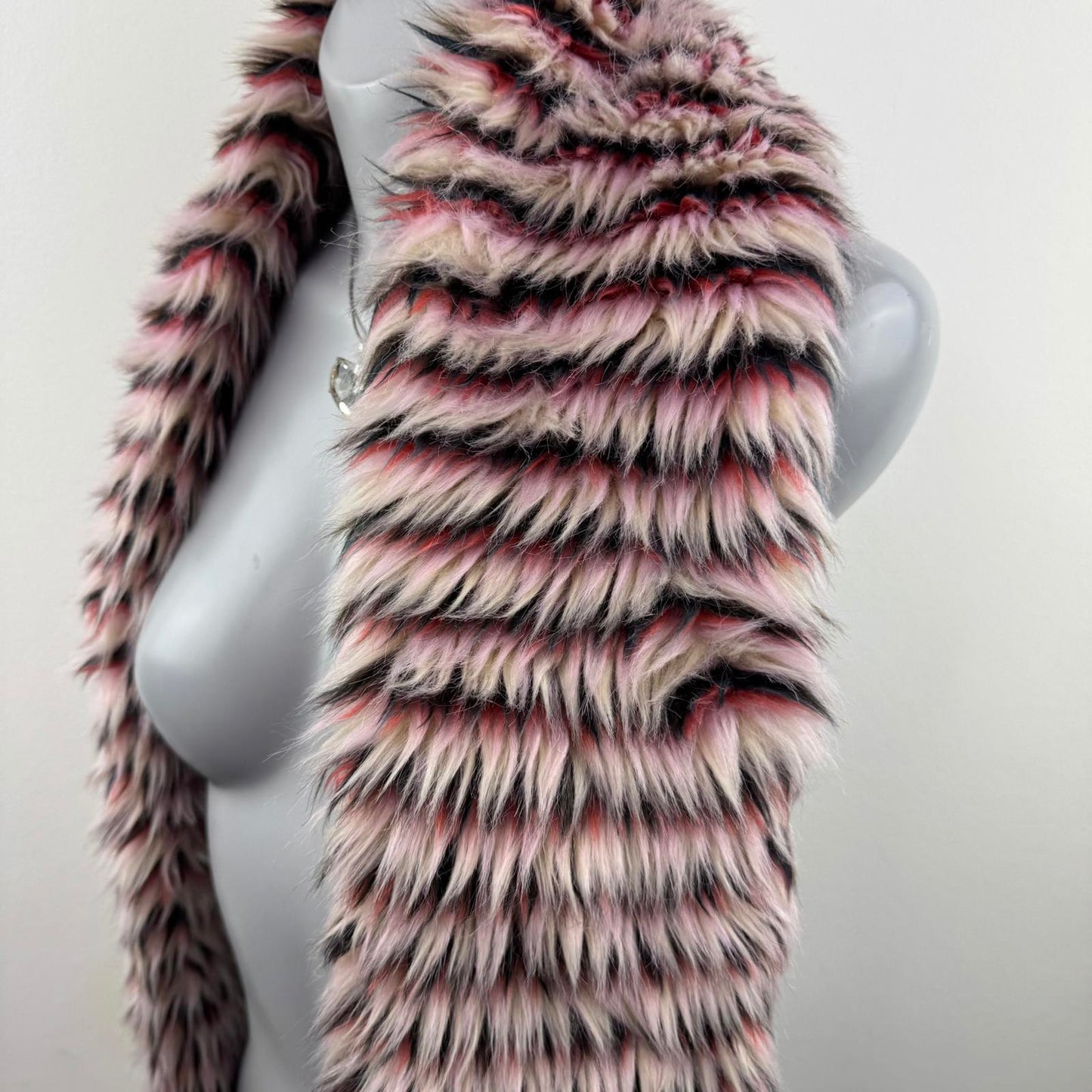 Y2K vintage faux fur shaggy chunky scarf stripe pink navy cream