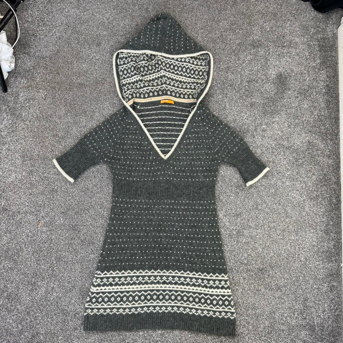 Y2K vintage knitted hoodie short sleeve aztec pattern v neck grey white