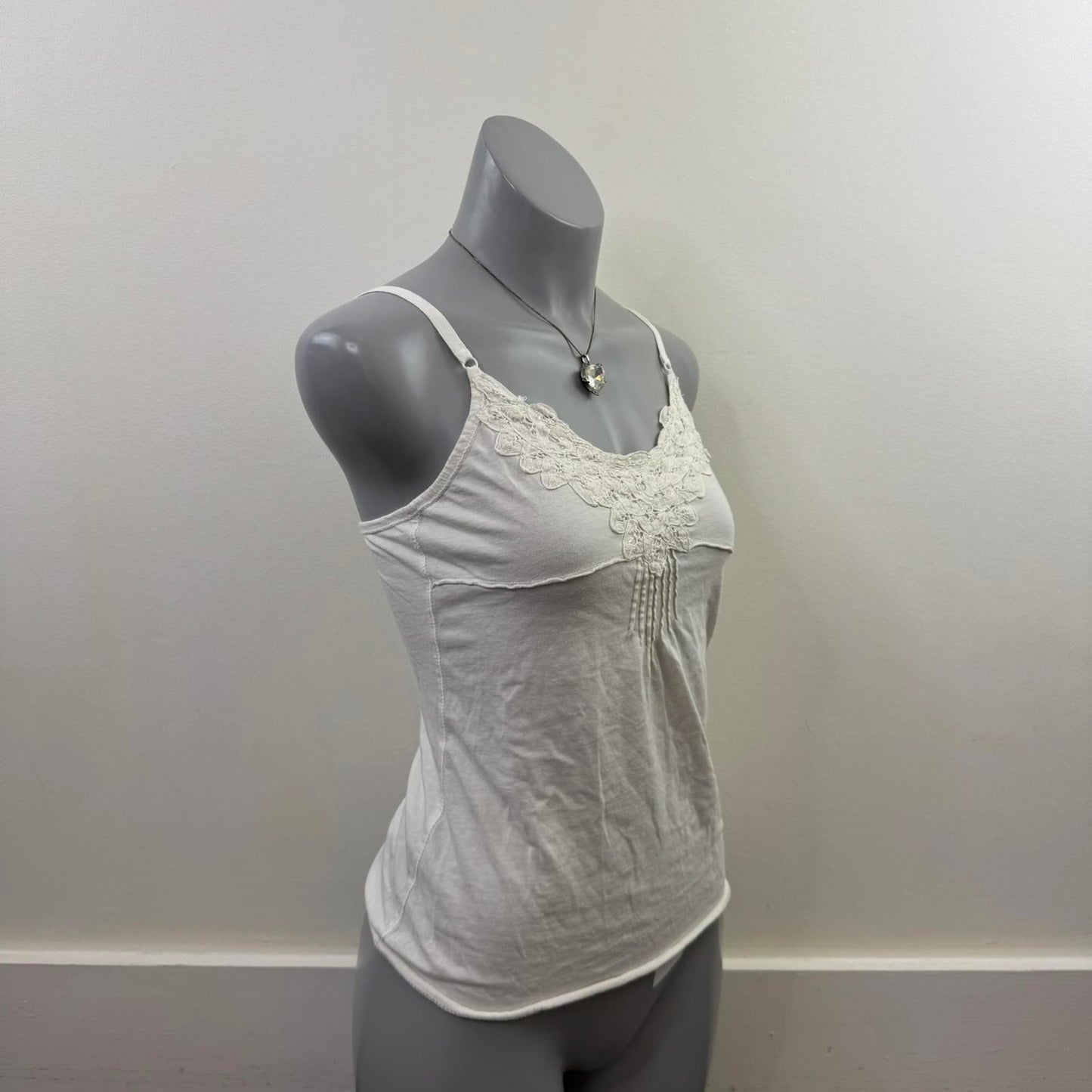 Y2K vintage cami top floral trim v neck stretchy adjustable straps