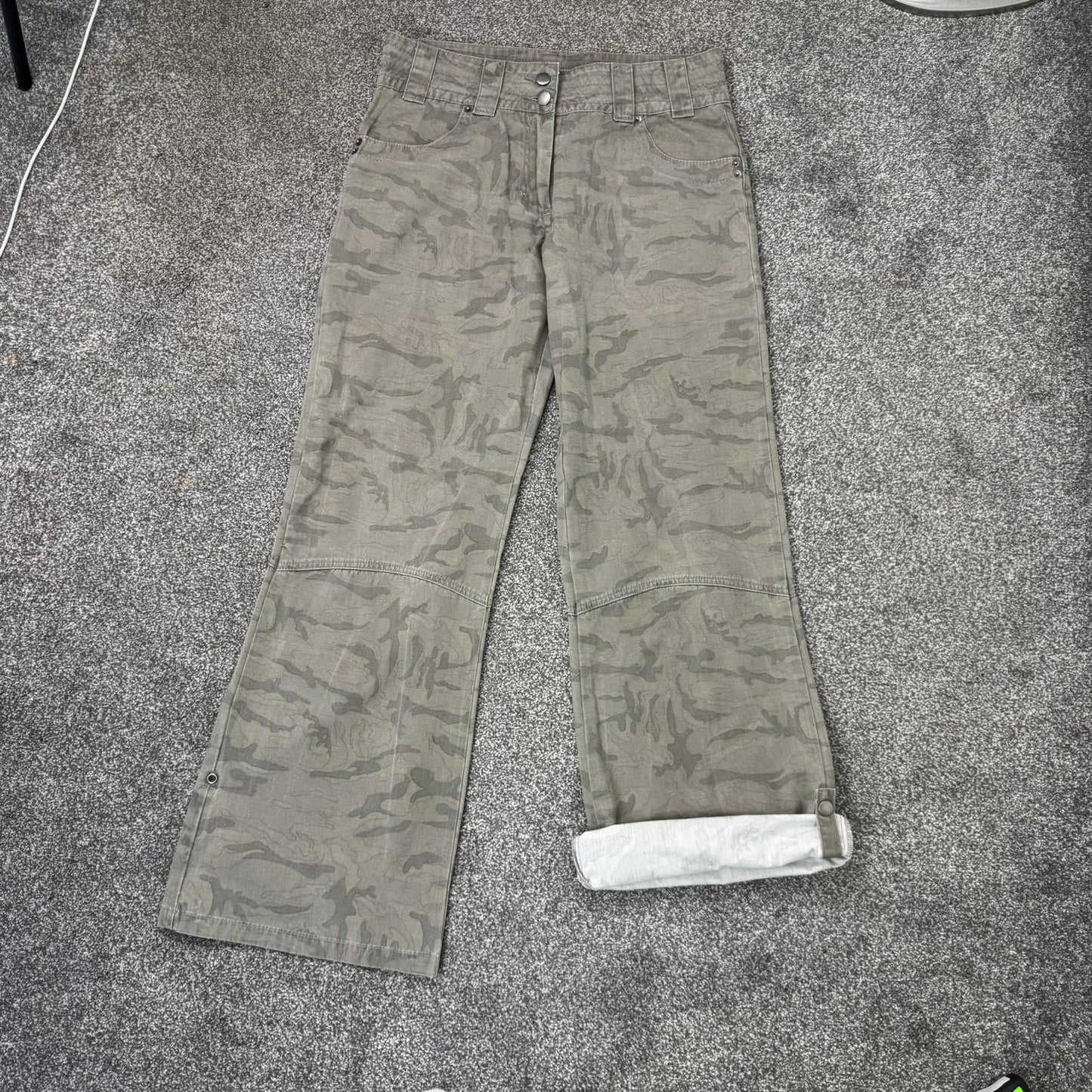 Y2K vintage camo denim mid rise baggy trousers cropped capri buckle khaki cargo