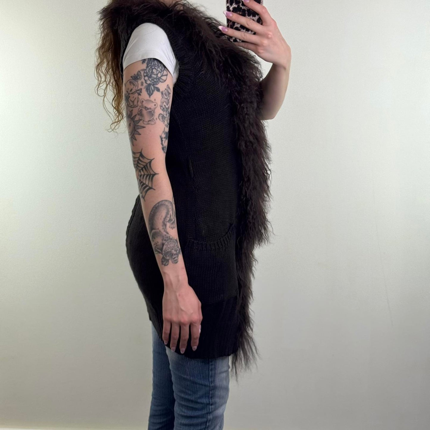 Y2K vintage afghan wool fur trim sleeveless cardigan cable knit fitted long
