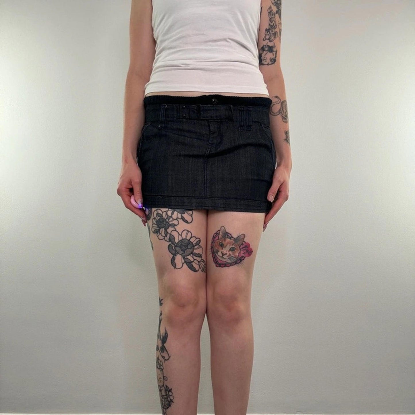 Y2K vintage low rise mini skirt dark navy denim buckle stretchy waistband