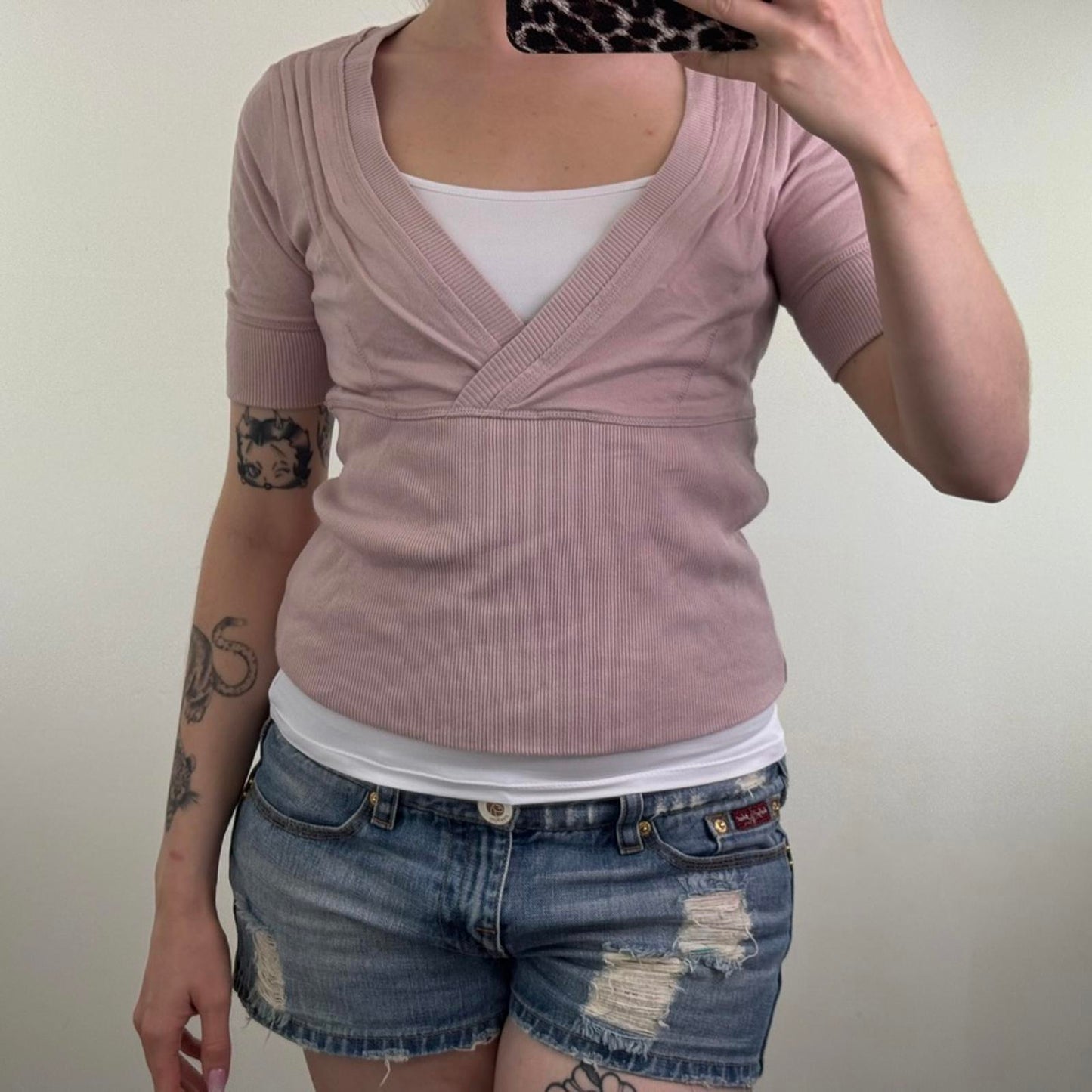 Y2K vintage short sleeve jumper sweatshirt v neck ribbed dusty pink