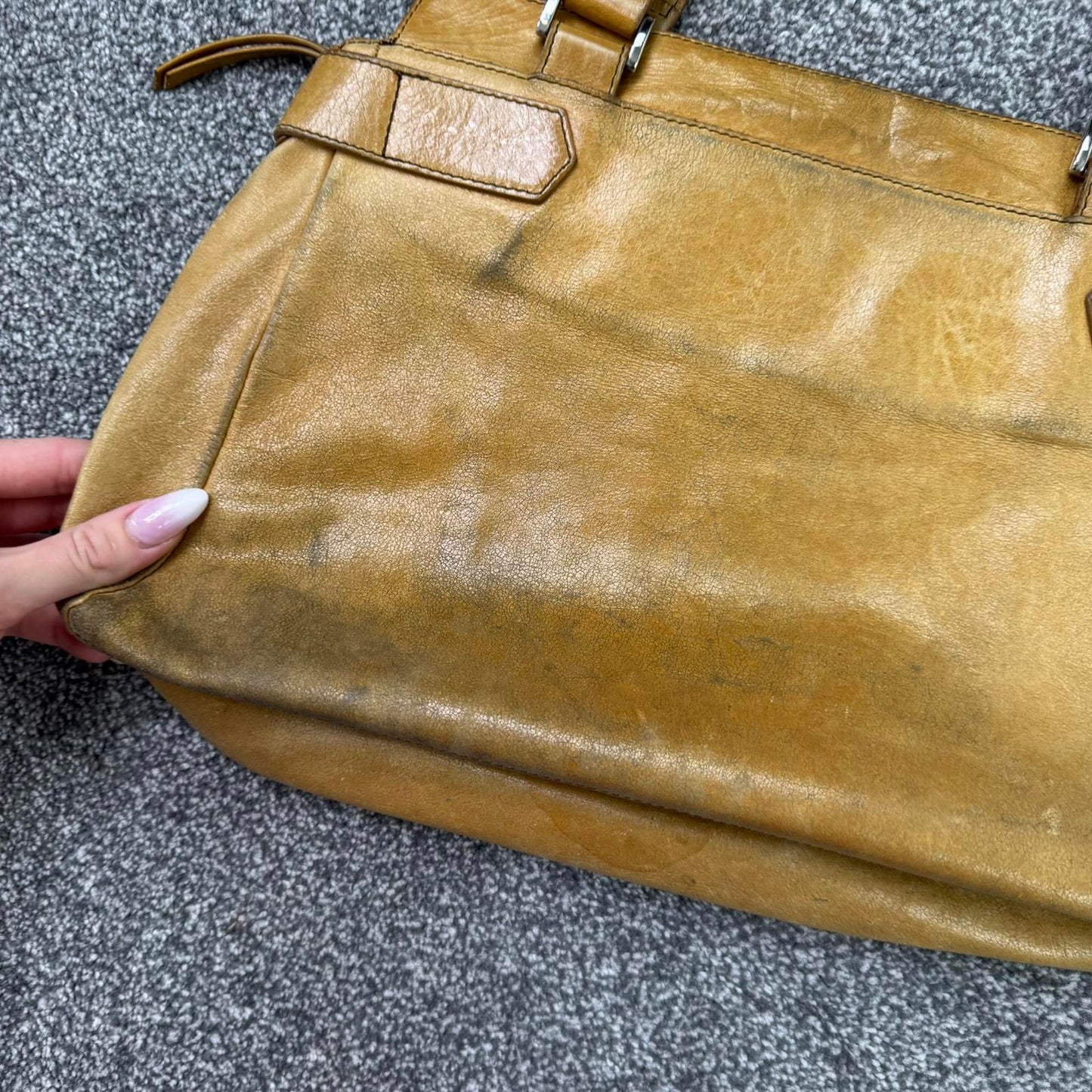 Y2K vintage Ted Baker genuine leather shoulder bag buckles light brown