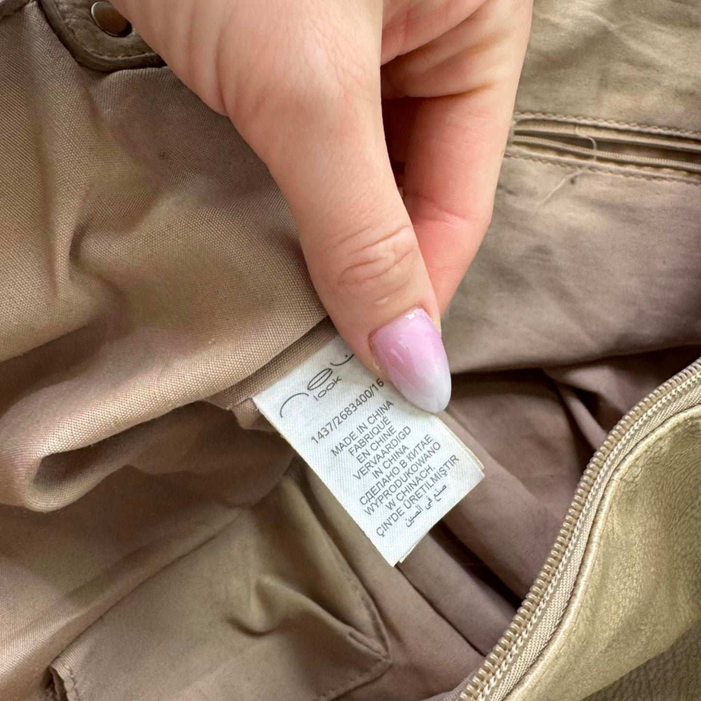 Y2K vintage faux leather large handbag studded light brown adjustable strap