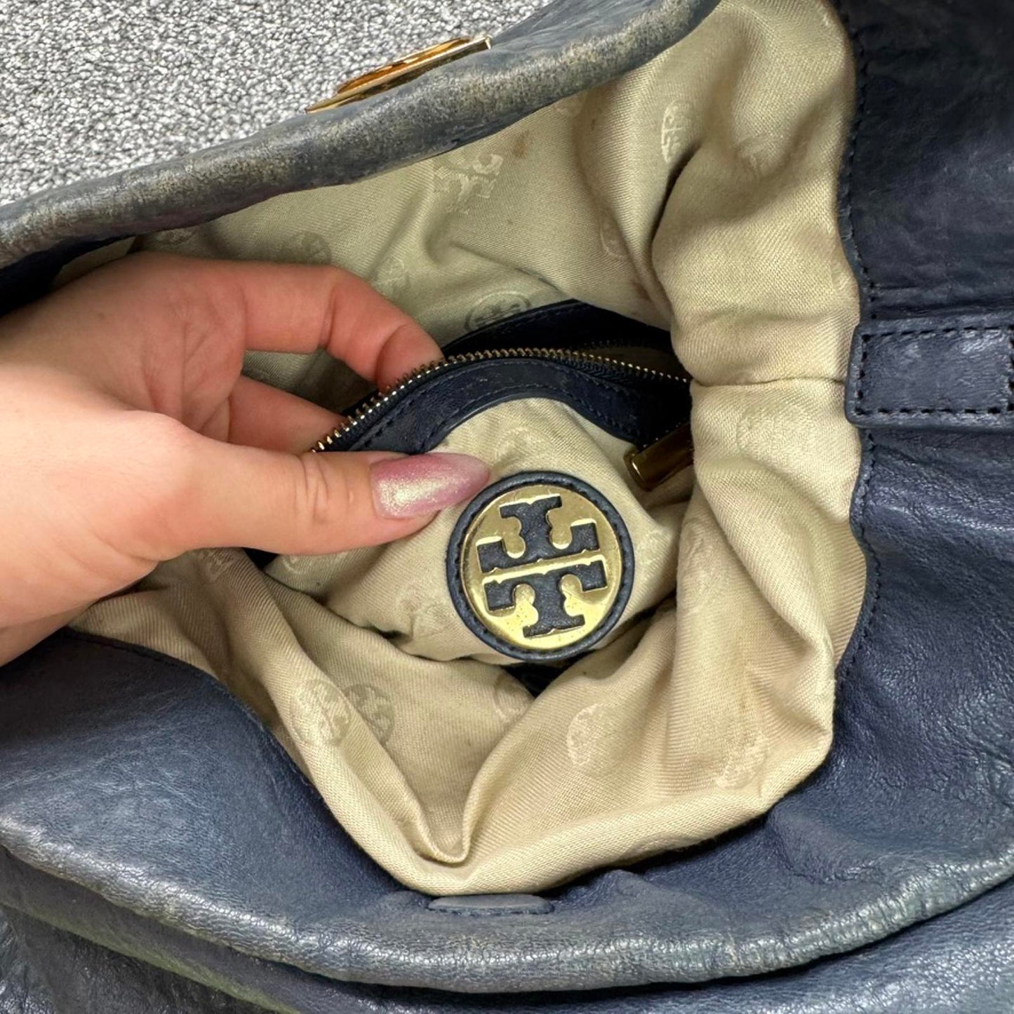 Tory Burch Louisa genuine leather messenger bag crossbody chain navy medium