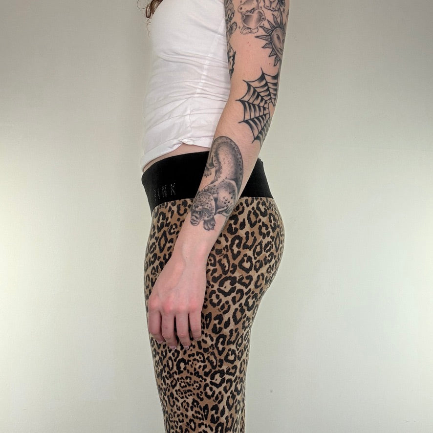 Victoria’s Secret PINK low rise leopard print leggings