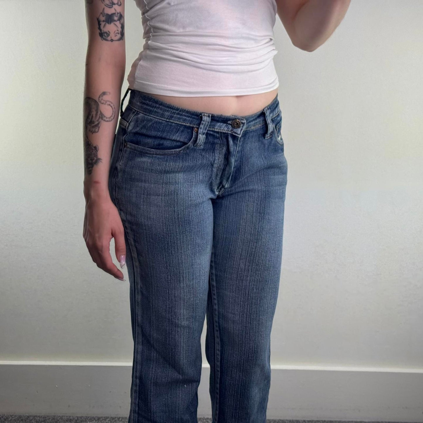 Y2K vintage mid rise bootcut flare denim jeans stretchy faded embroidered