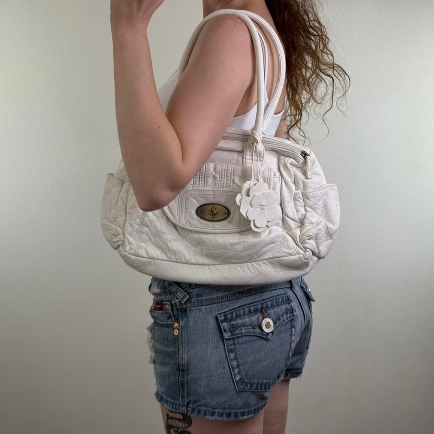 Y2K vintage faux leather white medium shoulder bag flower charm