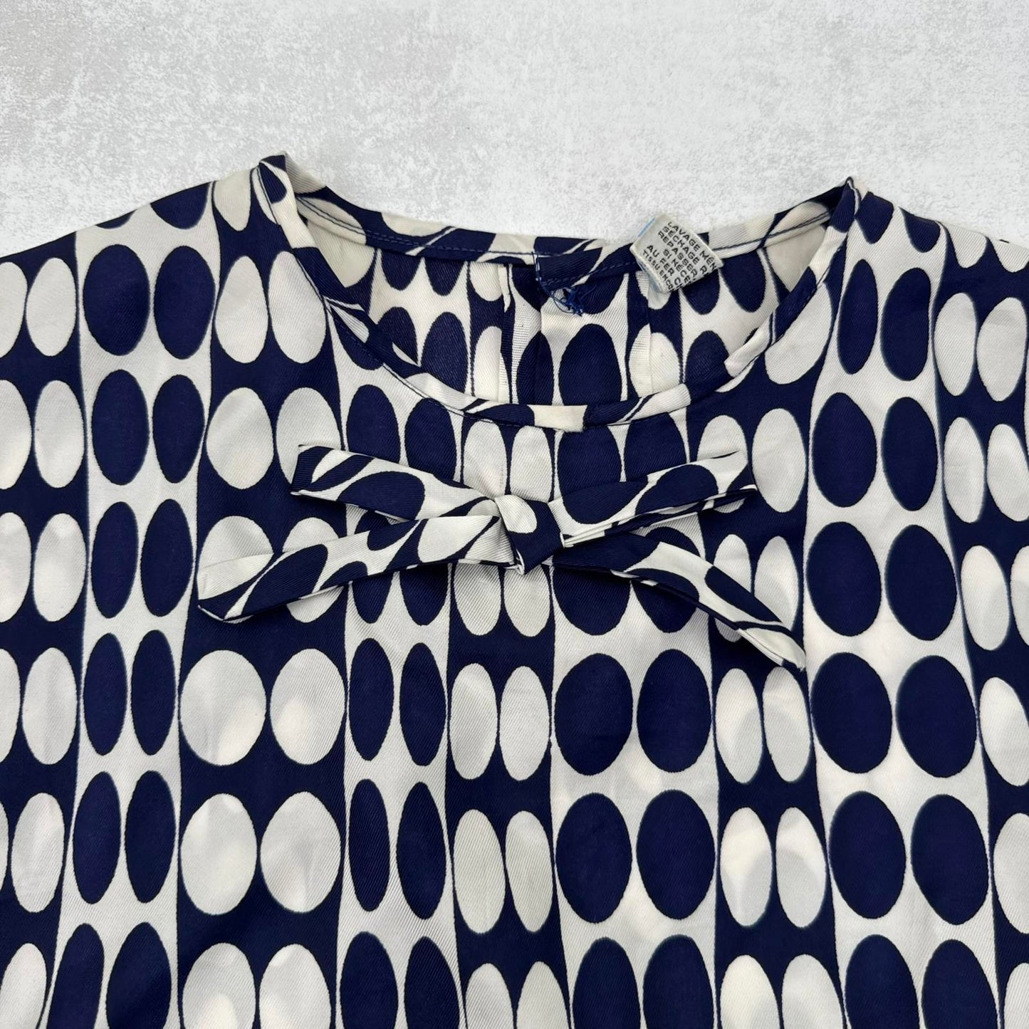 1960s true vintage sleeveless blouse spotty pattern bow button up navy white