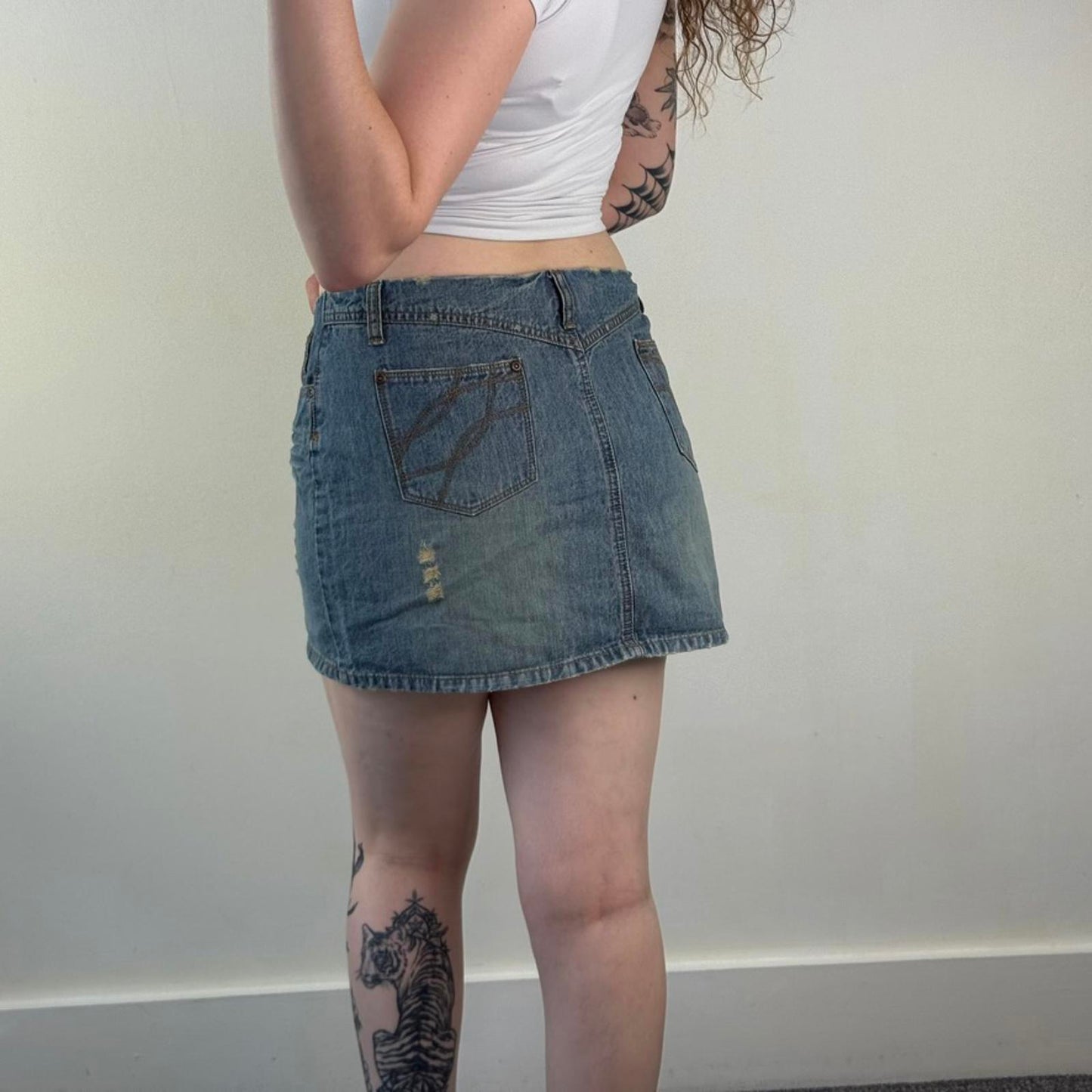 Y2K vintage mid rise distressed denim mini skirt ripped