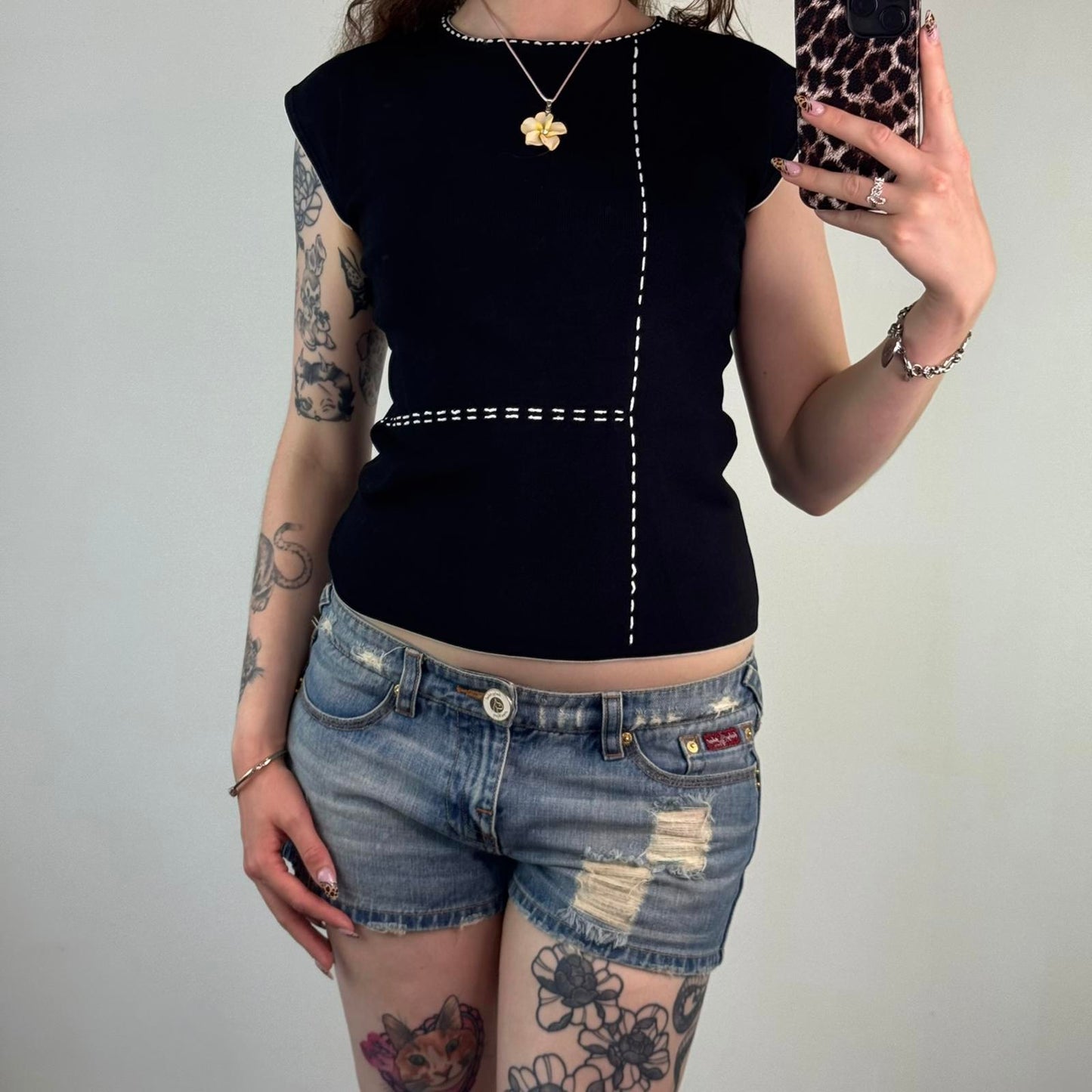 Y2K vintage contrast stitch knitted baby tee style top cap sleeve fitted stretch