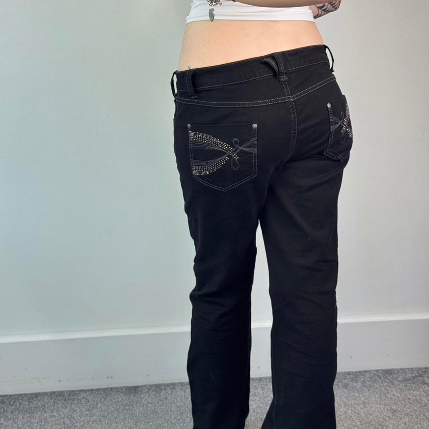 Y2K vintage low rise bootcut jeans black denim contrast stitch rhinestone pocket