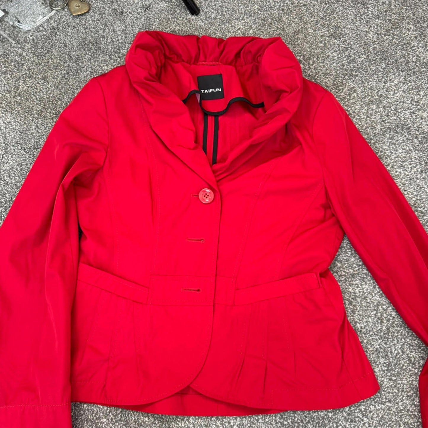 Y2K vintage stretchy fitted puff collar button up blazer jacket tailored cute