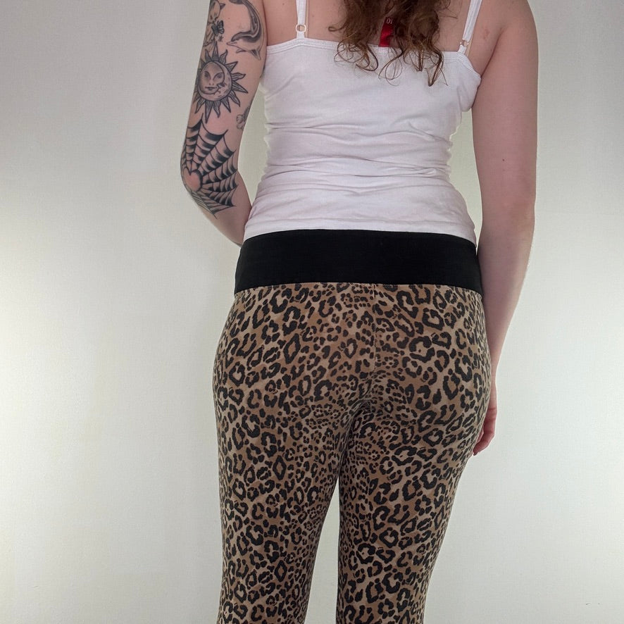 Victoria’s Secret PINK low rise leopard print leggings