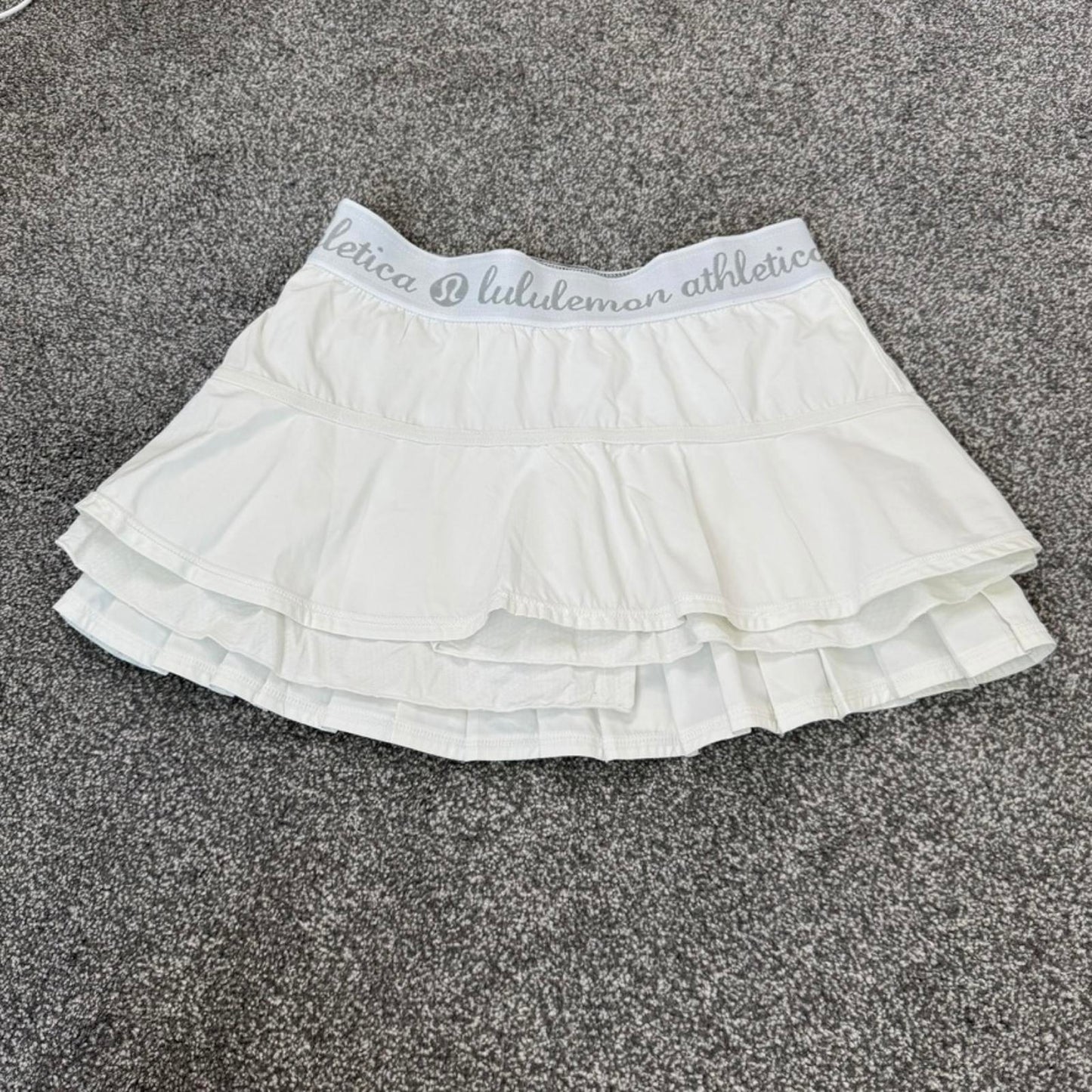 Lululemon Run Resolution skort skirt built in shorts pleated ruffle tiered XS