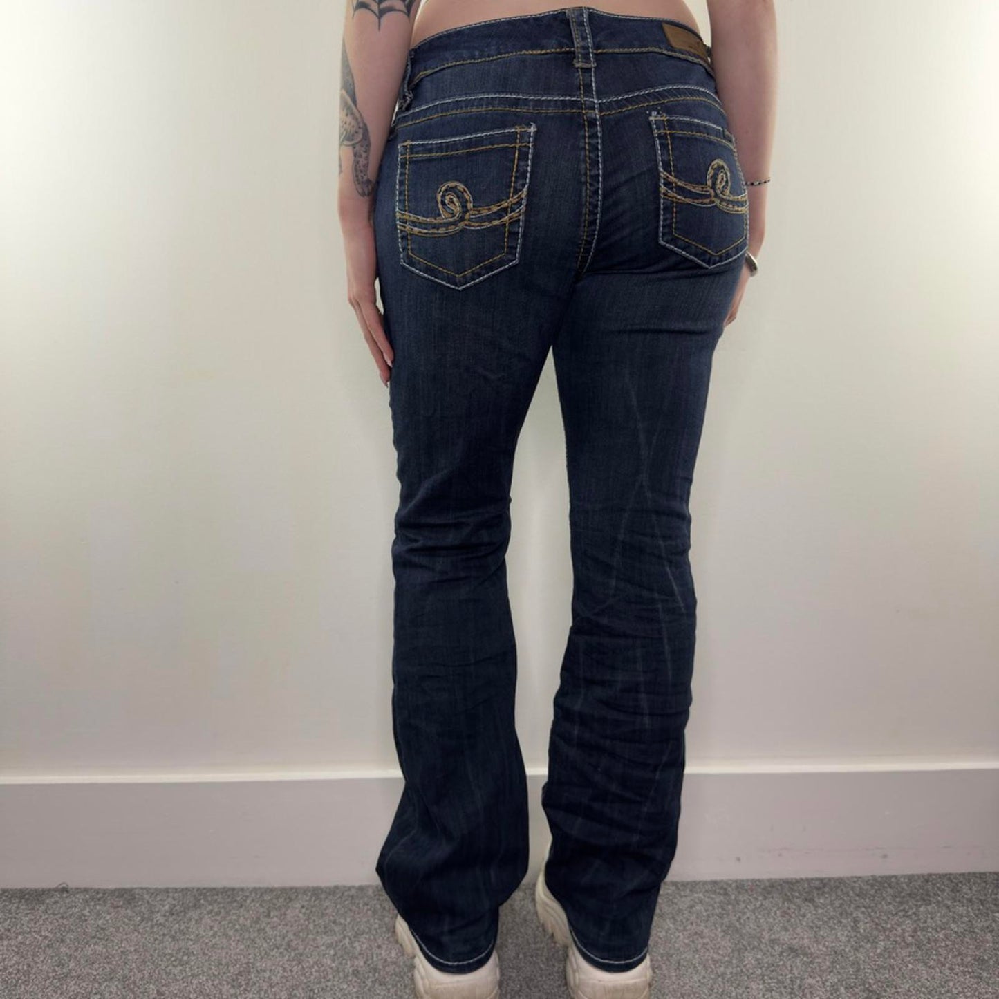 Y2K vintage low rise bootcut denim jeans contrast stitch embroidery dark denim
