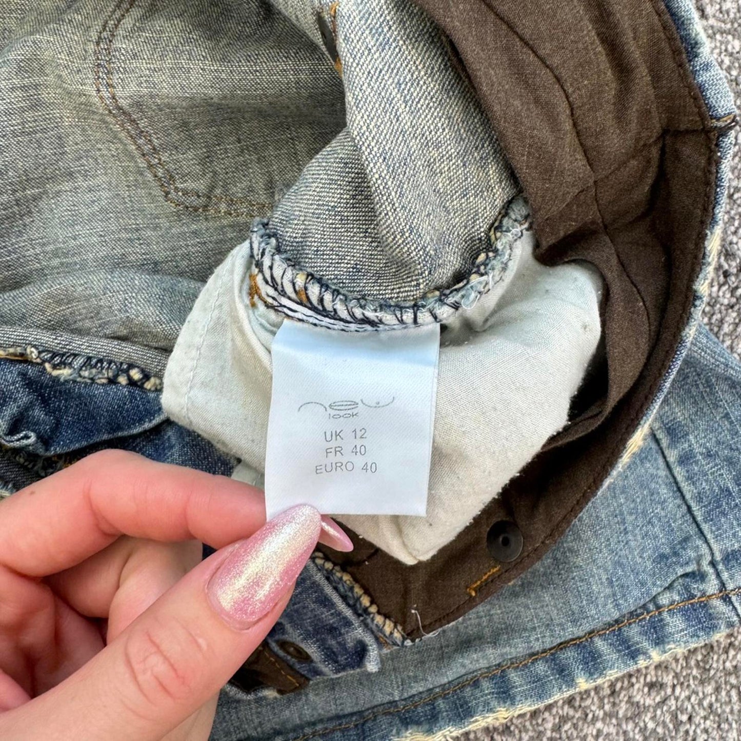 Y2K vintage mid rise distressed denim mini skirt ripped