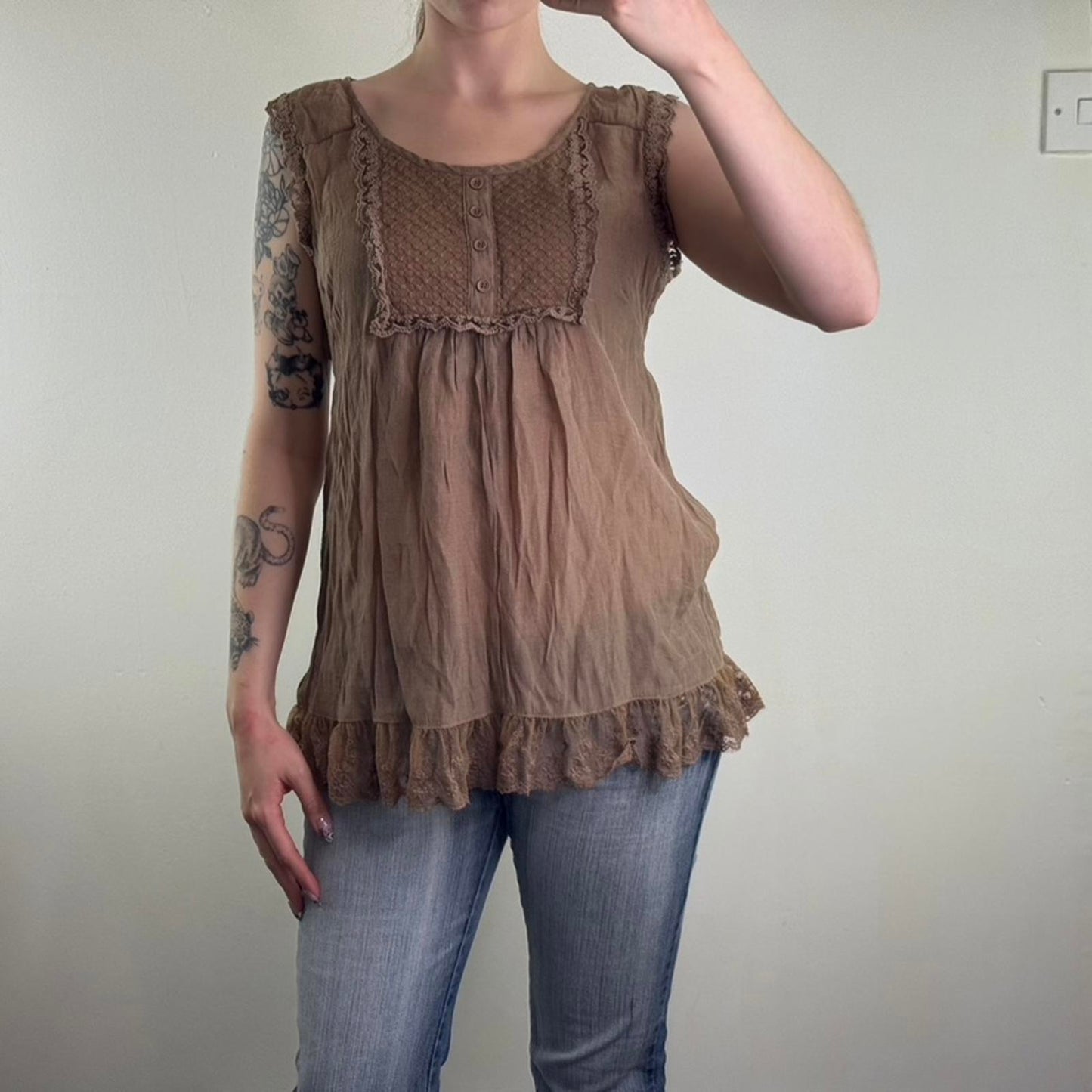 Y2K vintage sleeveless blouse frill trim hem buttons mesh ruffle babydoll