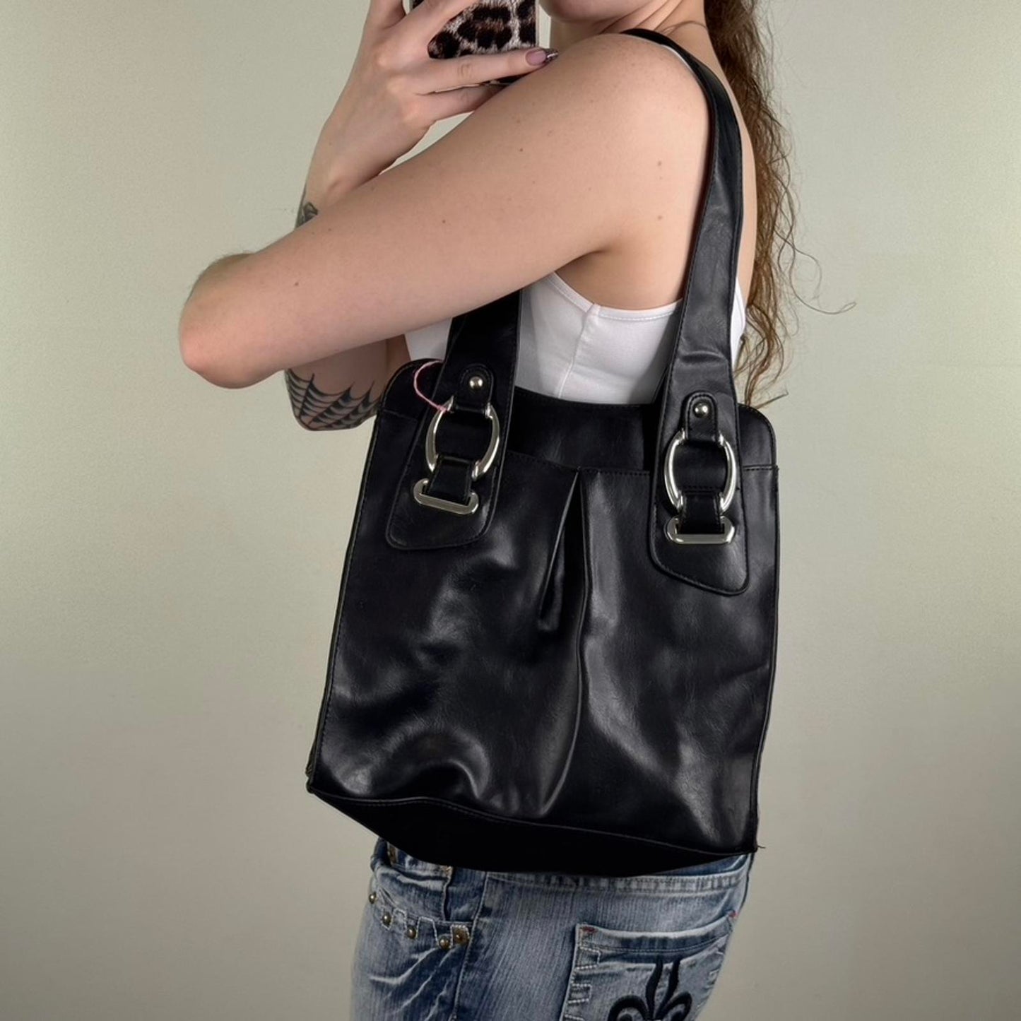 Y2K vintage shoulder bag faux leather medium black silver buckle