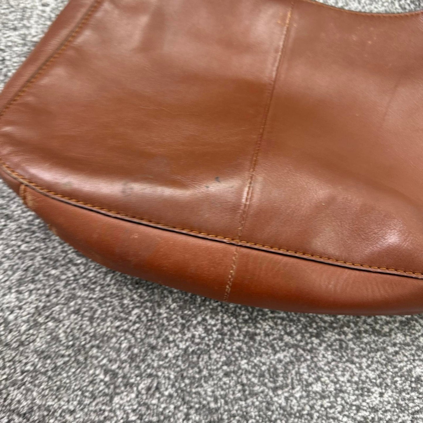 Genuine leather shoulder bag brown adjustable strap magnetic closure