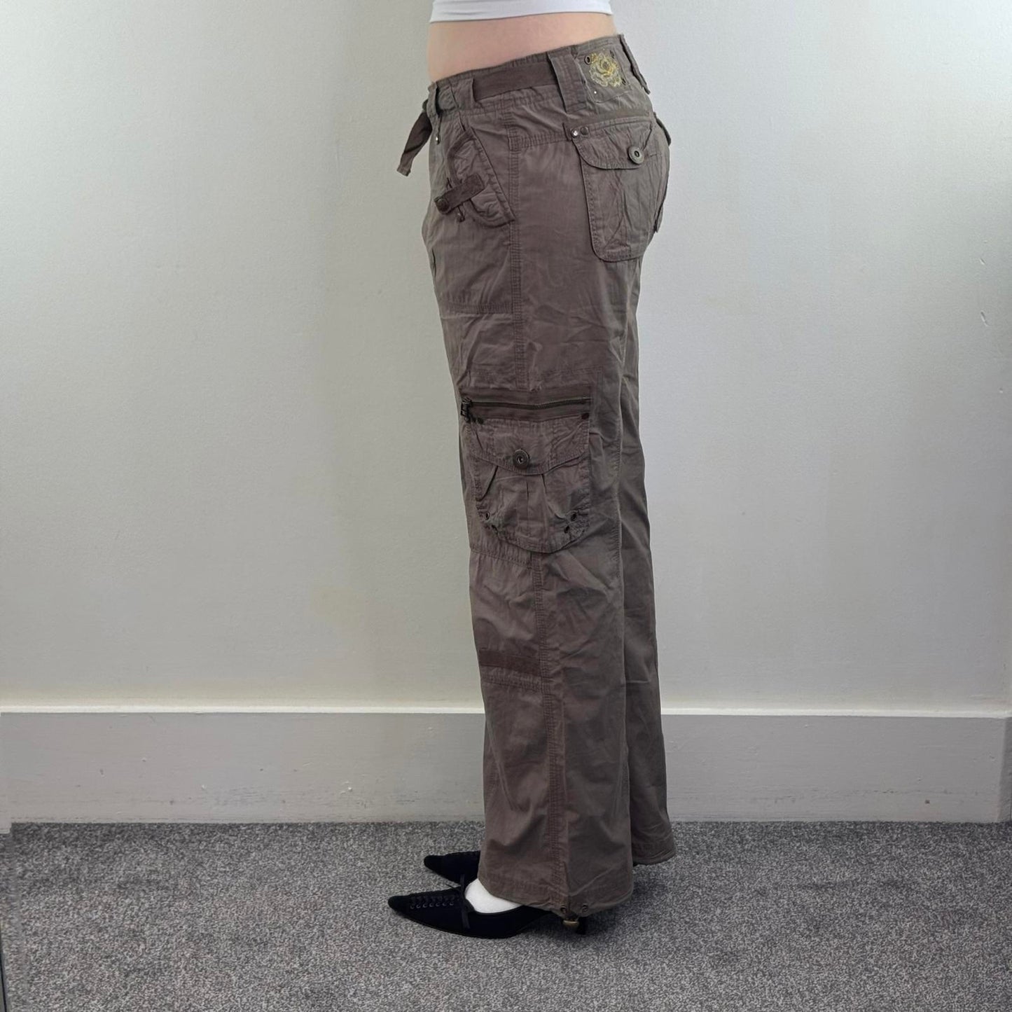 Y2K vintage mid rise baggy cargo trousers bow pockets utility studded grommets