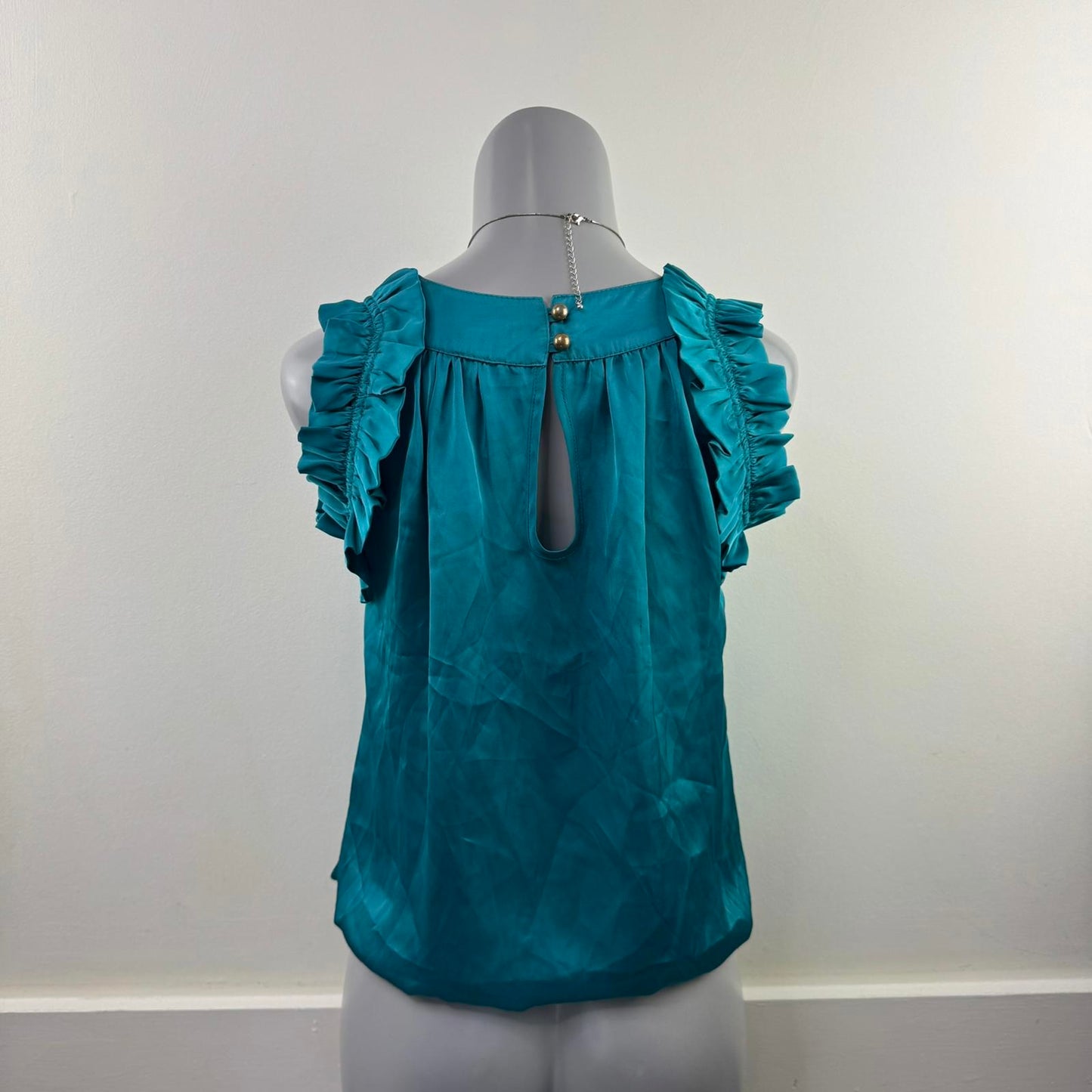 Y2K vintage sleeveless blouse bubble hem ruched ruffle round neck keyhole