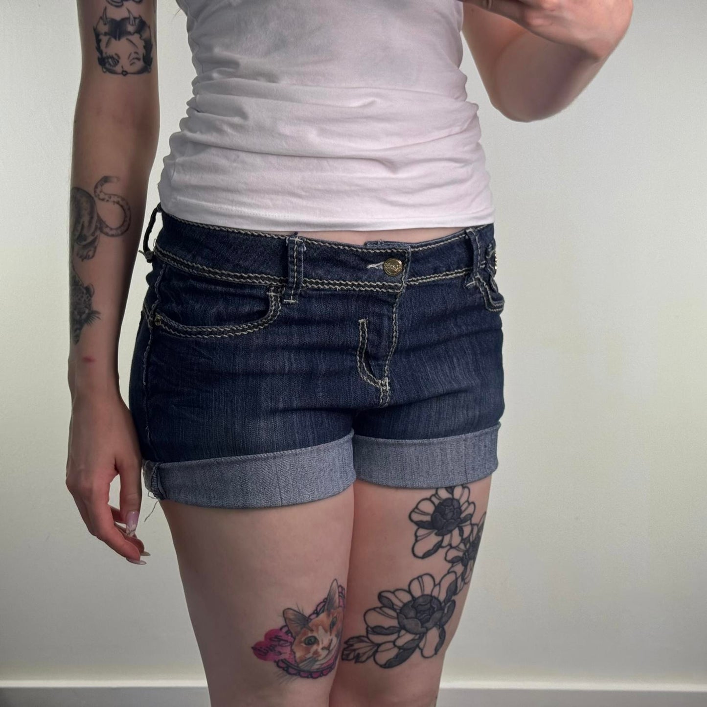 Y2K vintage denim mini short dark blue filigree contrast stitch grommet studded