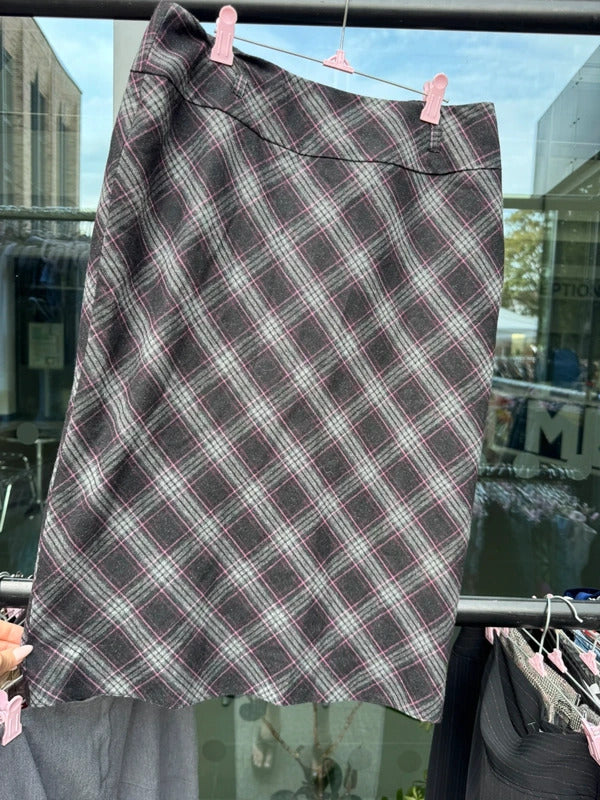 Y2K vintage tartan midi skirt knit black pink grey