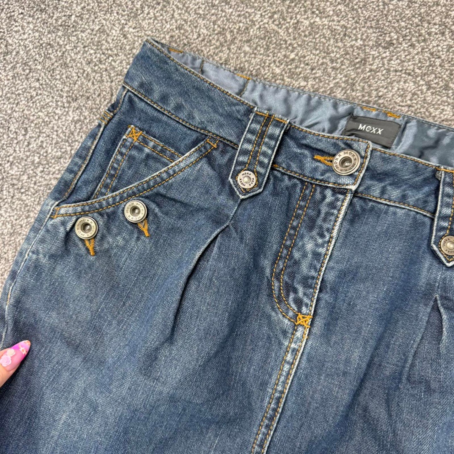 Y2K vintage denim midi skirt buttons fitted contrast stitch dark blue wash